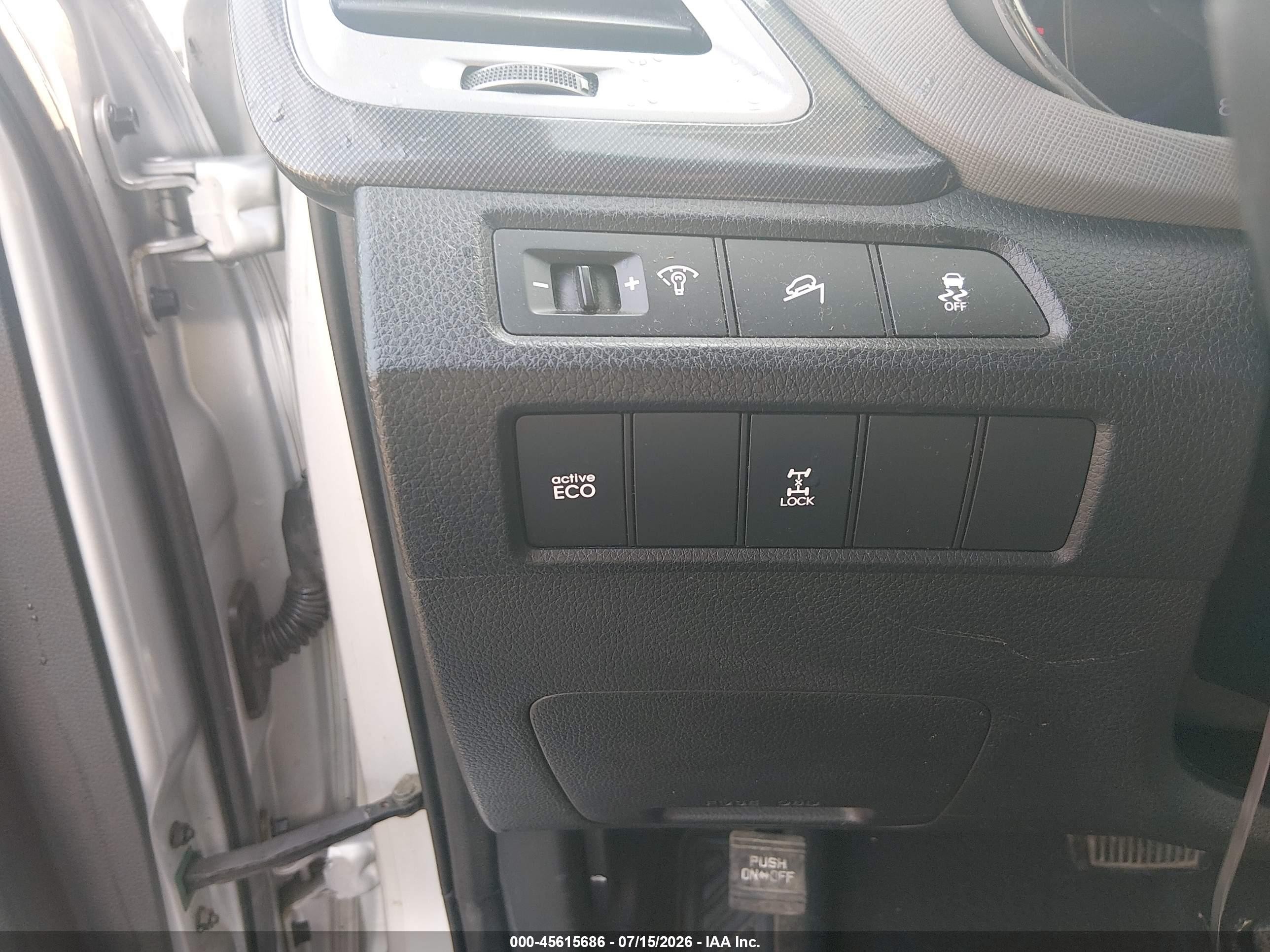 2013 Hyundai Santa Fe Sport Silver vin: 5XYZUDLB1DG077993