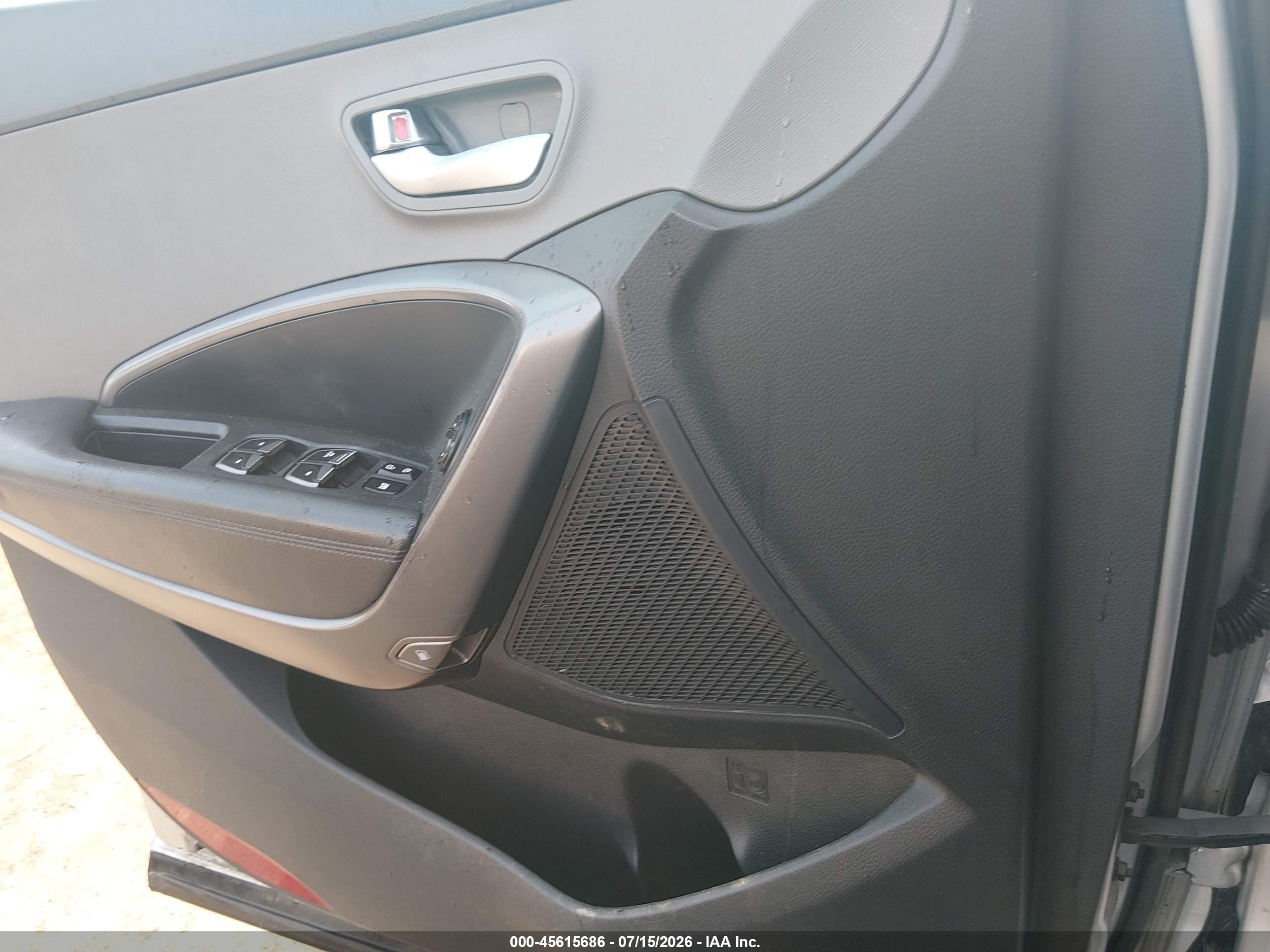 2013 Hyundai Santa Fe Sport Silver vin: 5XYZUDLB1DG077993