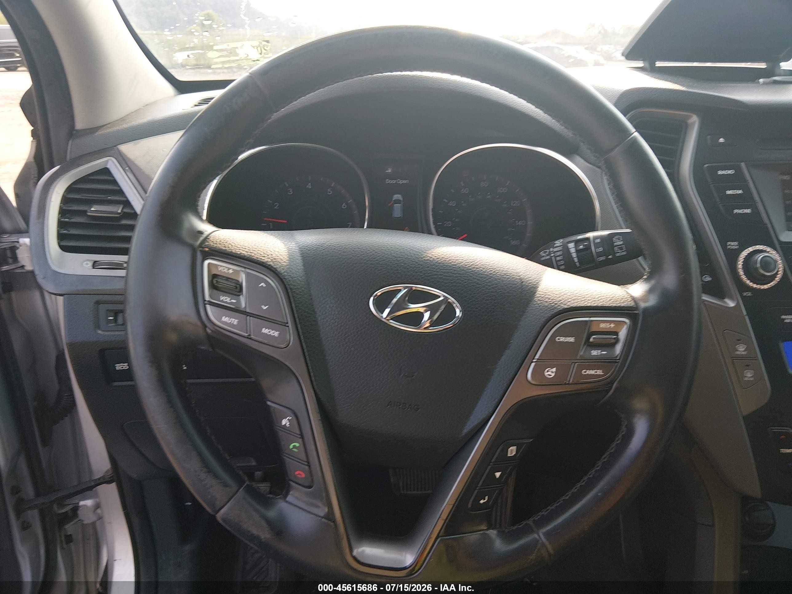 2013 Hyundai Santa Fe Sport Silver vin: 5XYZUDLB1DG077993