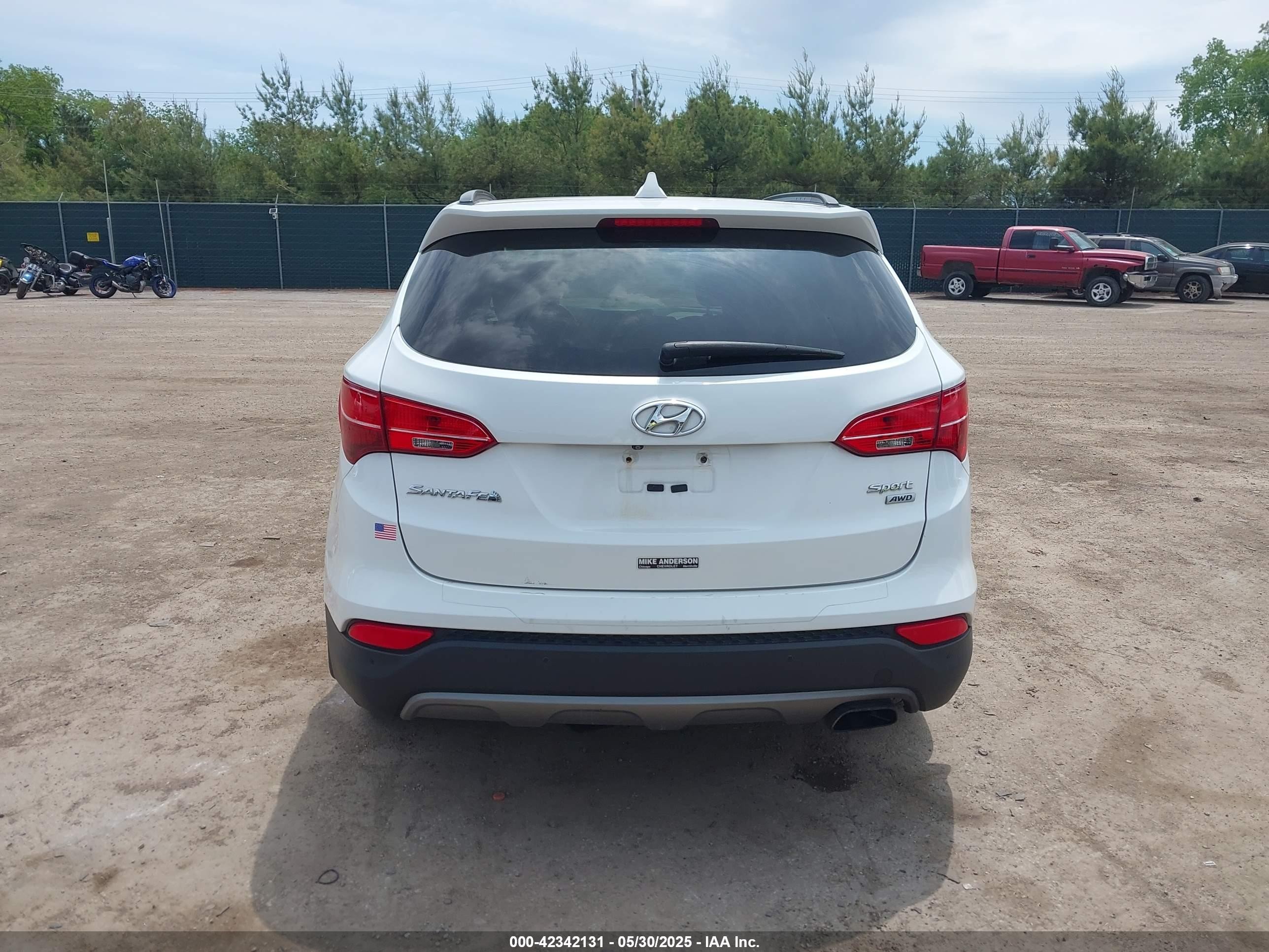 2015 Hyundai Santa Fe Sport 2.4l White vin: 5XYZUDLB1FG303470