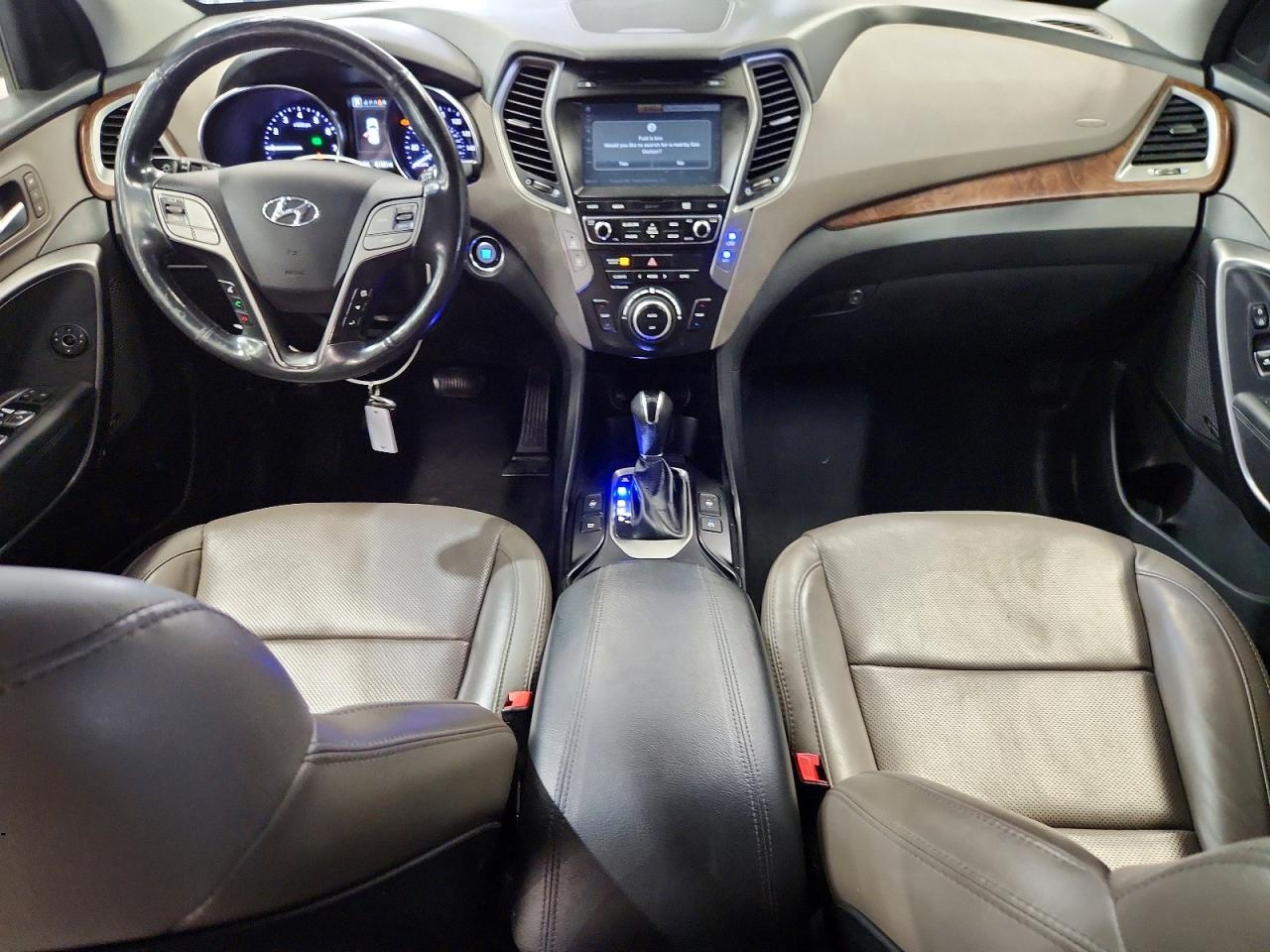 2018 Hyundai Santa Fe Sport 2.4l Белый vin: 5XYZUDLB1JG556569