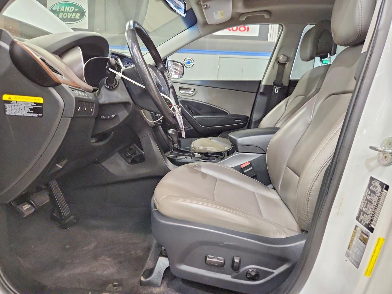 2018 Hyundai Santa Fe Sport 2.4l Белый vin: 5XYZUDLB1JG556569