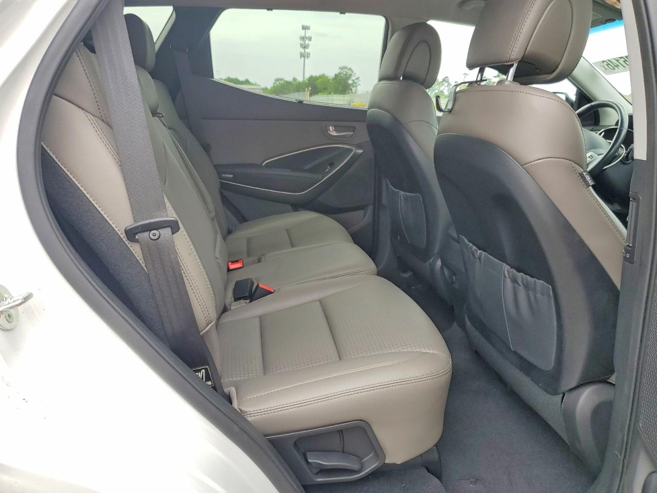 2014 Hyundai Santa Fe Sport 2.4l White vin: 5XYZUDLB2EG217373