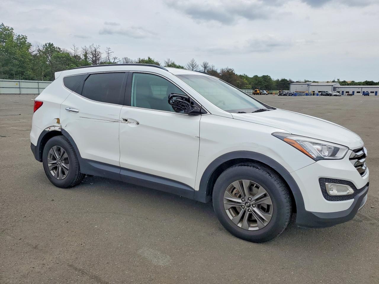 2014 Hyundai Santa Fe Sport 2.4l White vin: 5XYZUDLB2EG217373