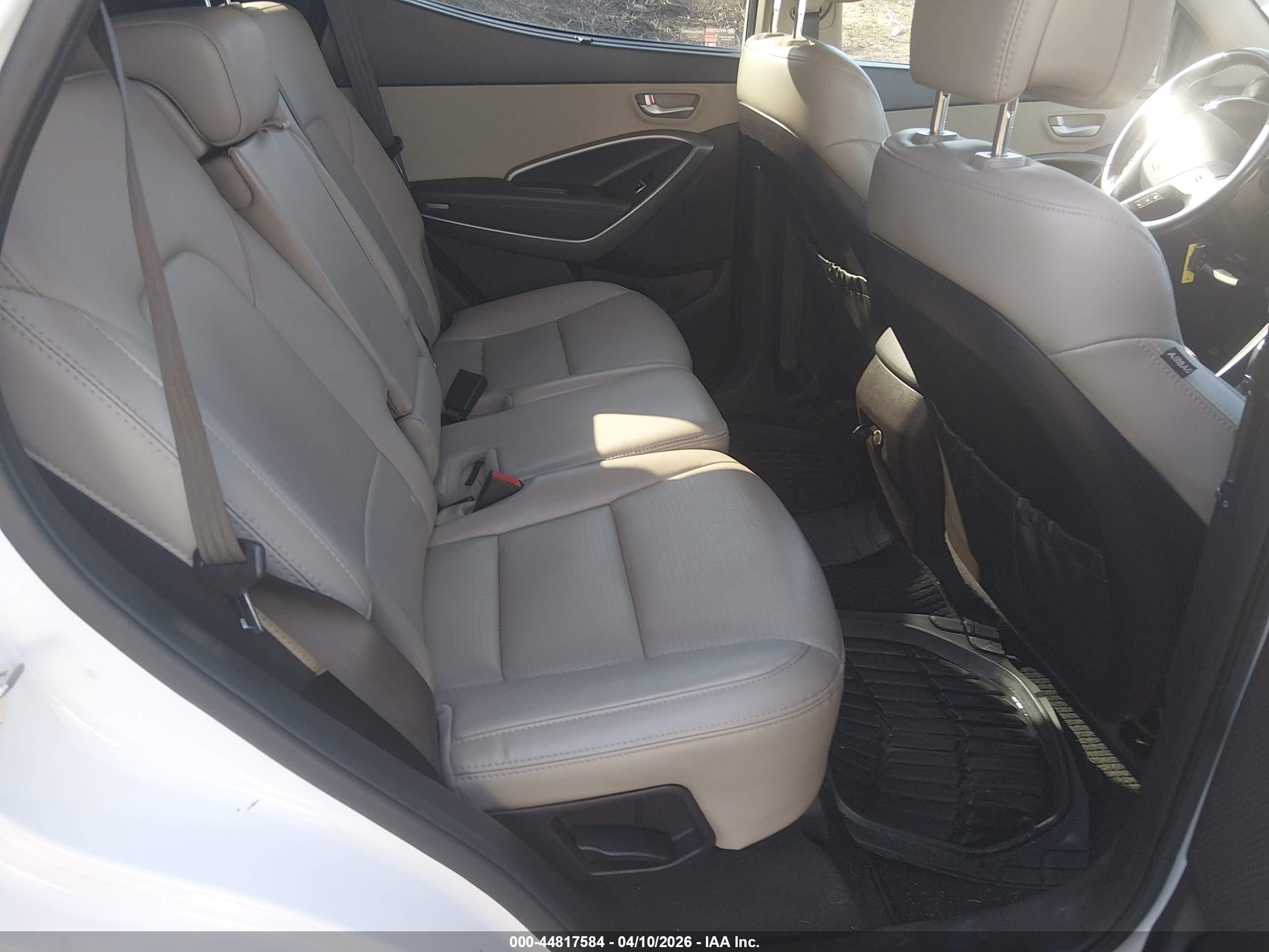 2016 Hyundai Santa Fe Sport 2.4l White vin: 5XYZUDLB2GG307643