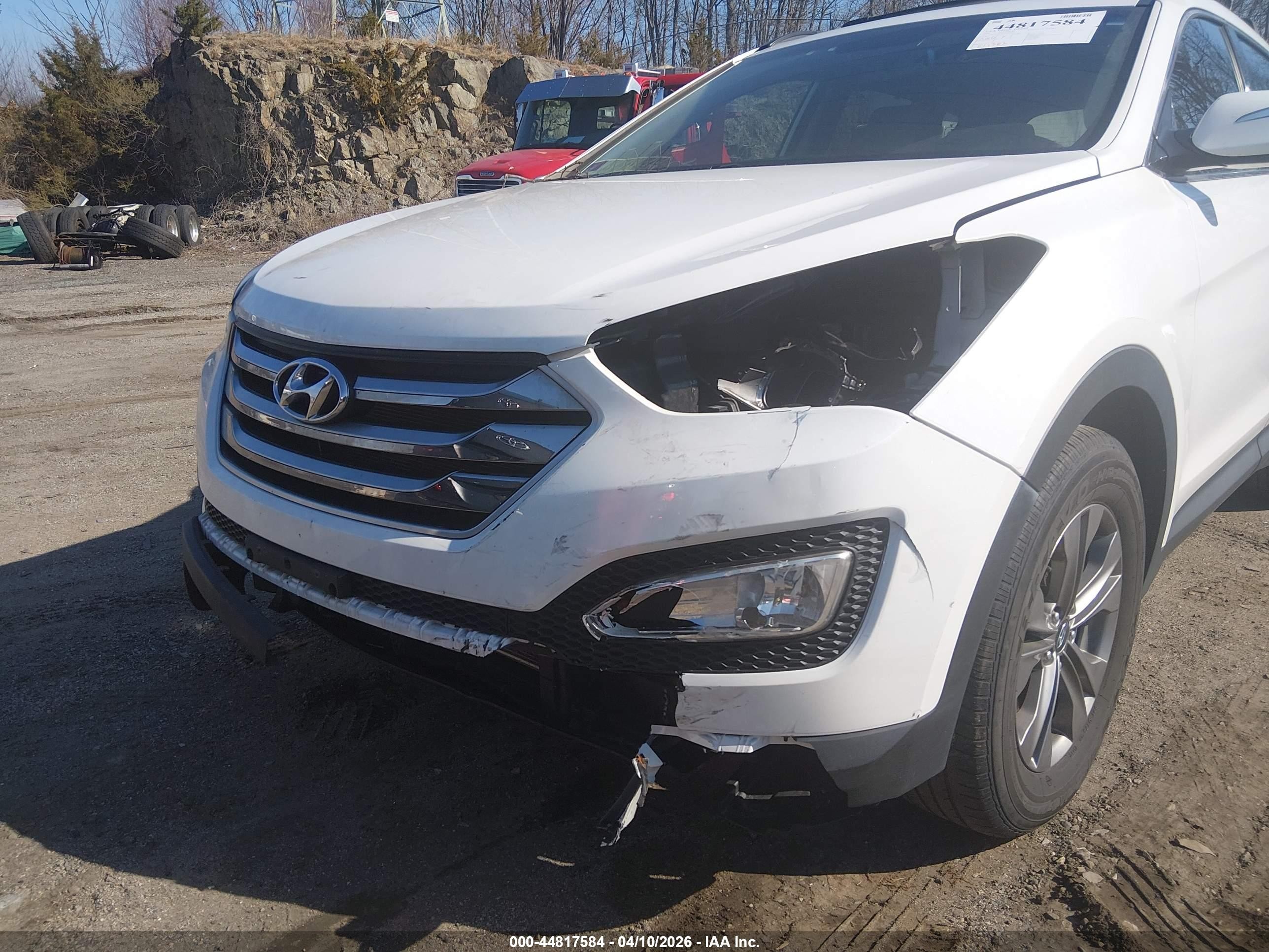 2016 Hyundai Santa Fe Sport 2.4l White vin: 5XYZUDLB2GG307643