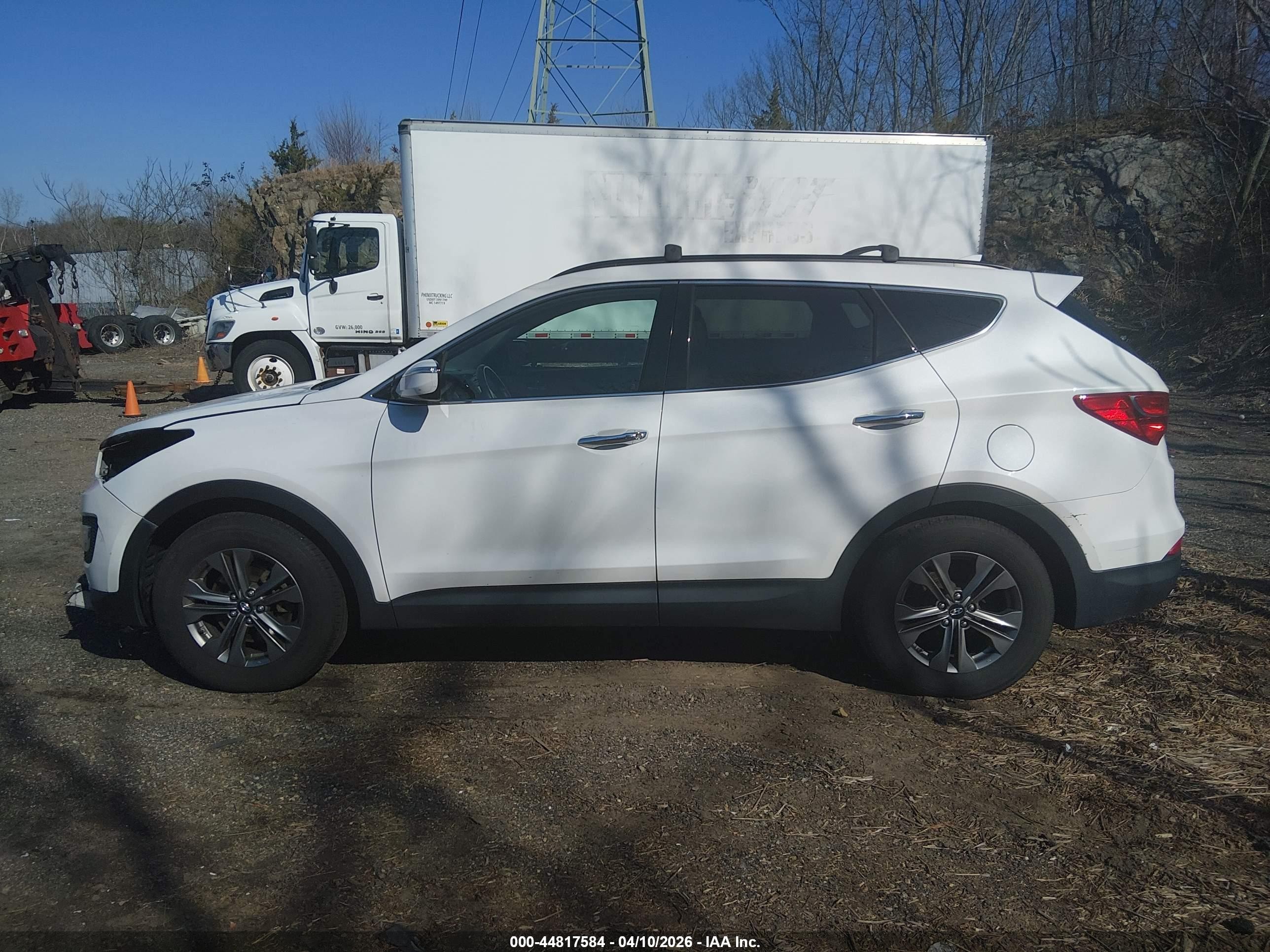2016 Hyundai Santa Fe Sport 2.4l White vin: 5XYZUDLB2GG307643