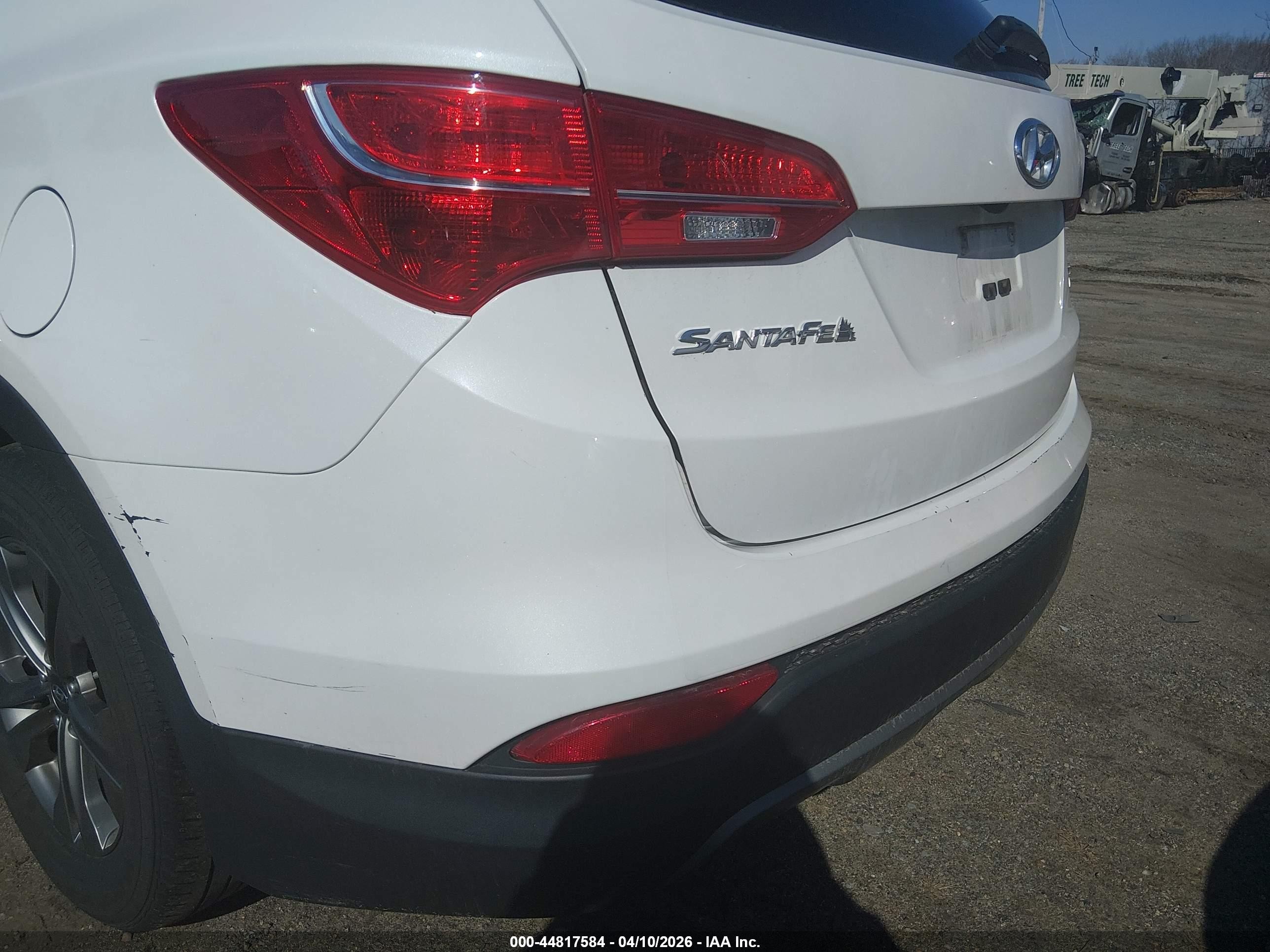 2016 Hyundai Santa Fe Sport 2.4l White vin: 5XYZUDLB2GG307643