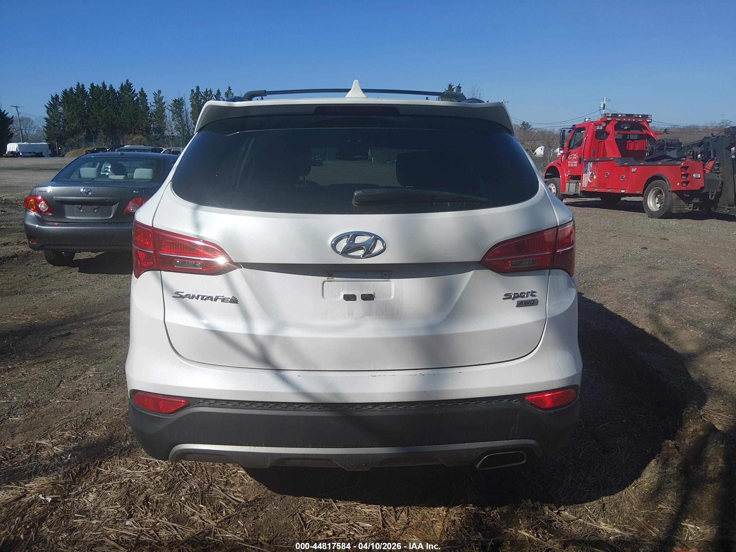 2016 Hyundai Santa Fe Sport 2.4l White vin: 5XYZUDLB2GG307643