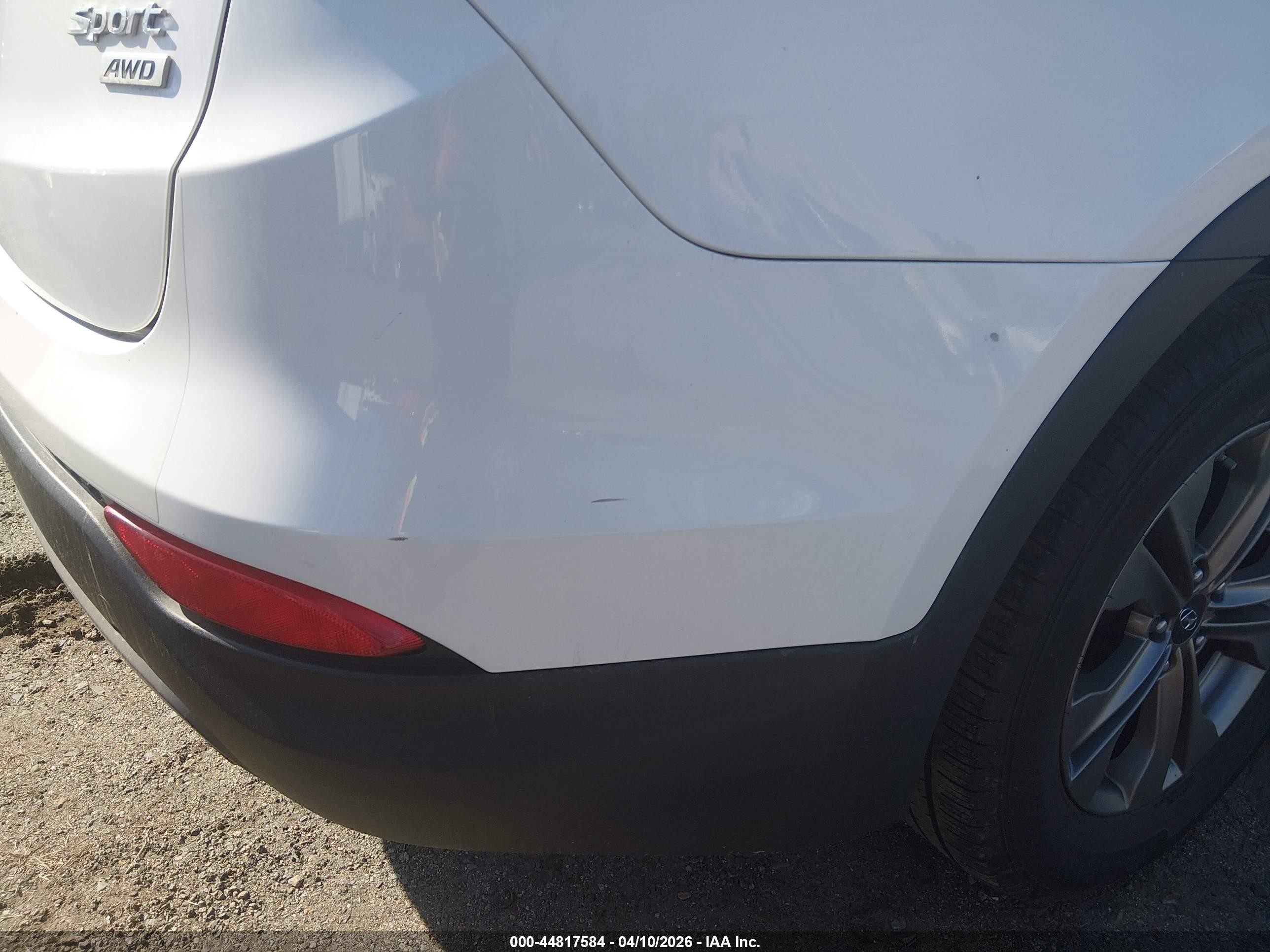 2016 Hyundai Santa Fe Sport 2.4l White vin: 5XYZUDLB2GG307643