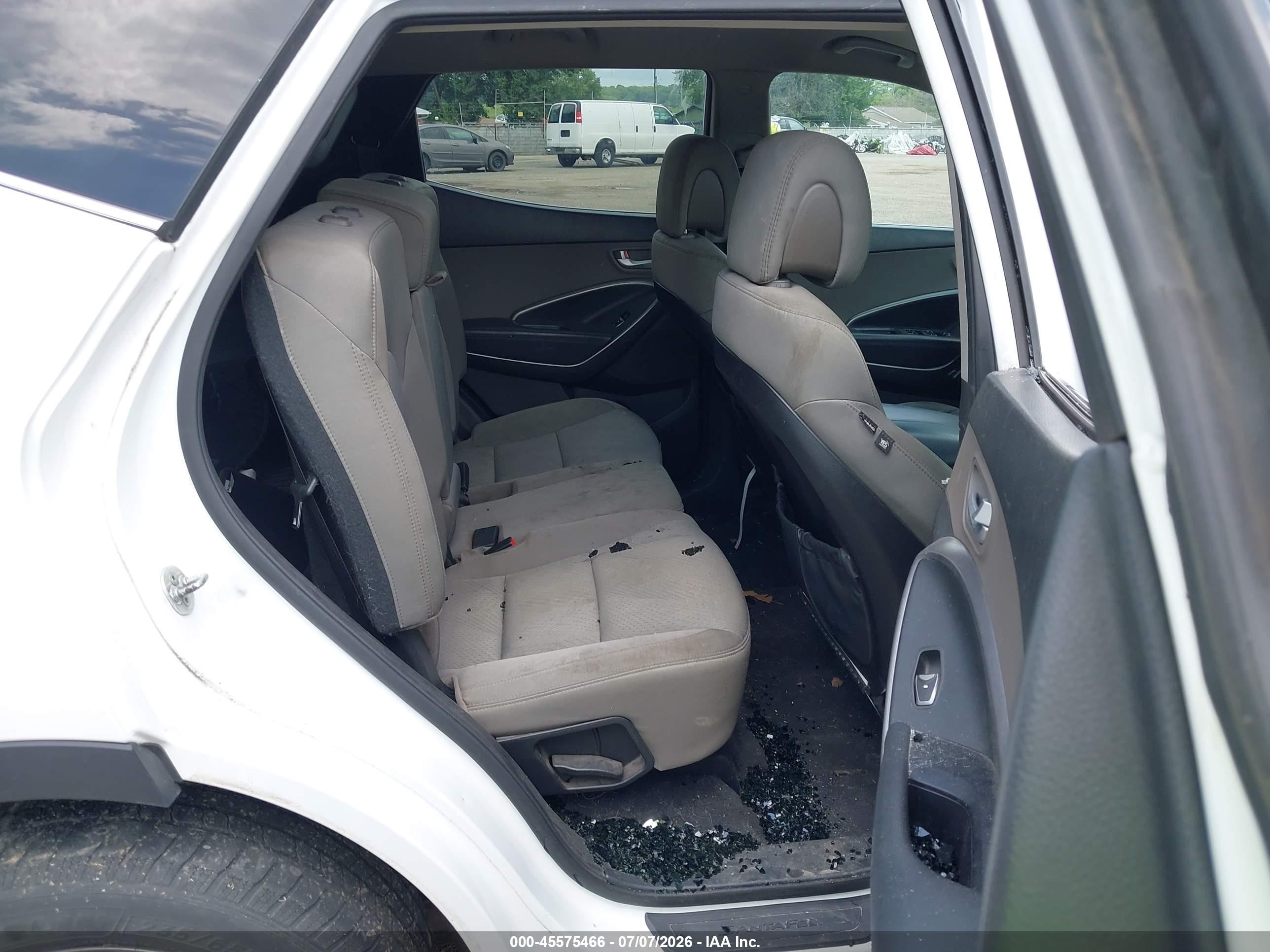 2014 Hyundai Santa Fe Sport 2.4l White vin: 5XYZUDLB3EG210092