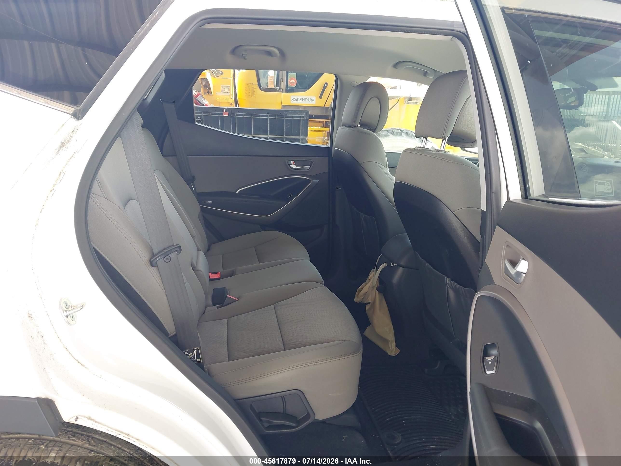 2015 Hyundai Santa Fe Sport 2.4l Белый vin: 5XYZUDLB3FG286879