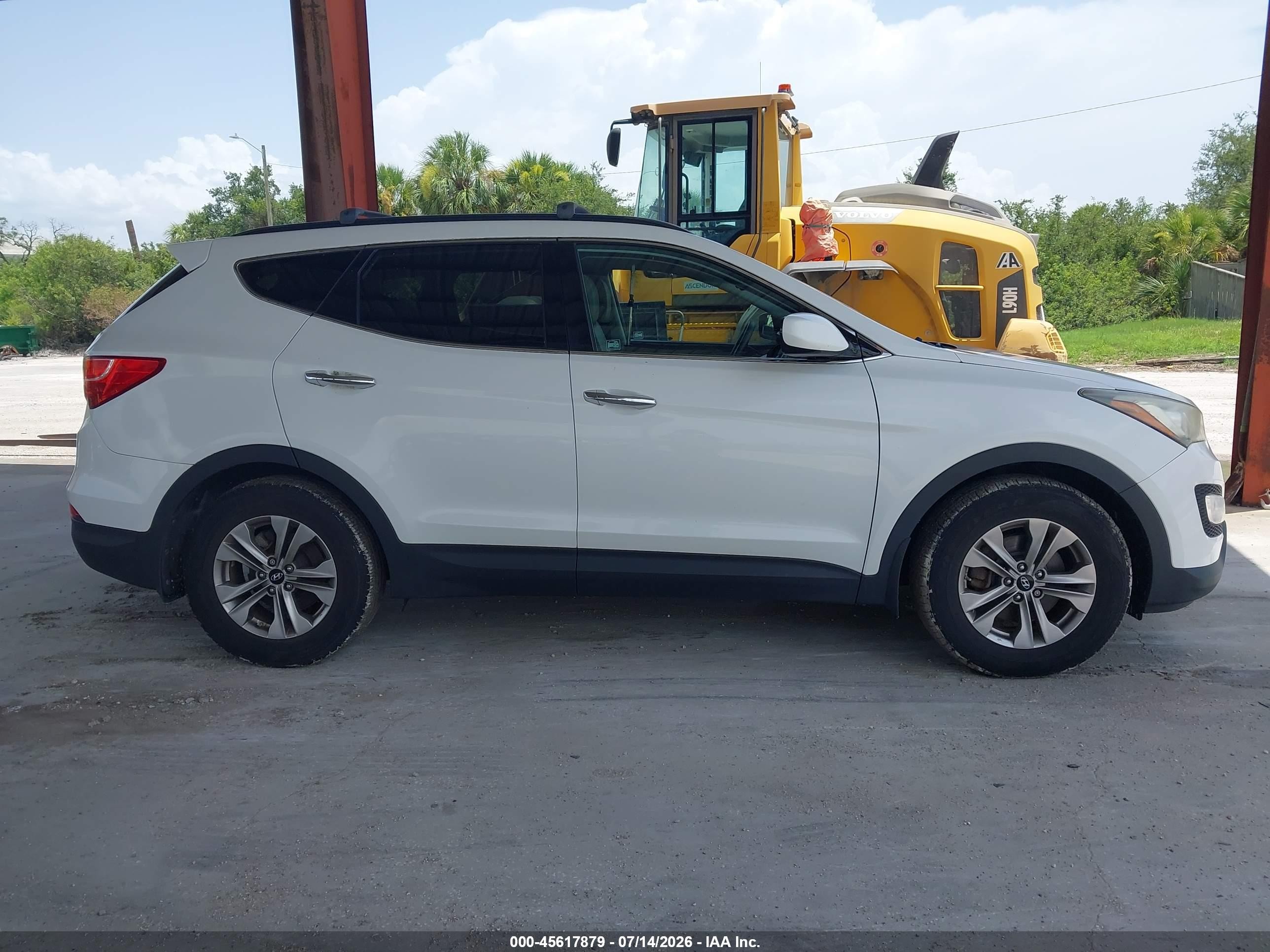 2015 Hyundai Santa Fe Sport 2.4l Белый vin: 5XYZUDLB3FG286879