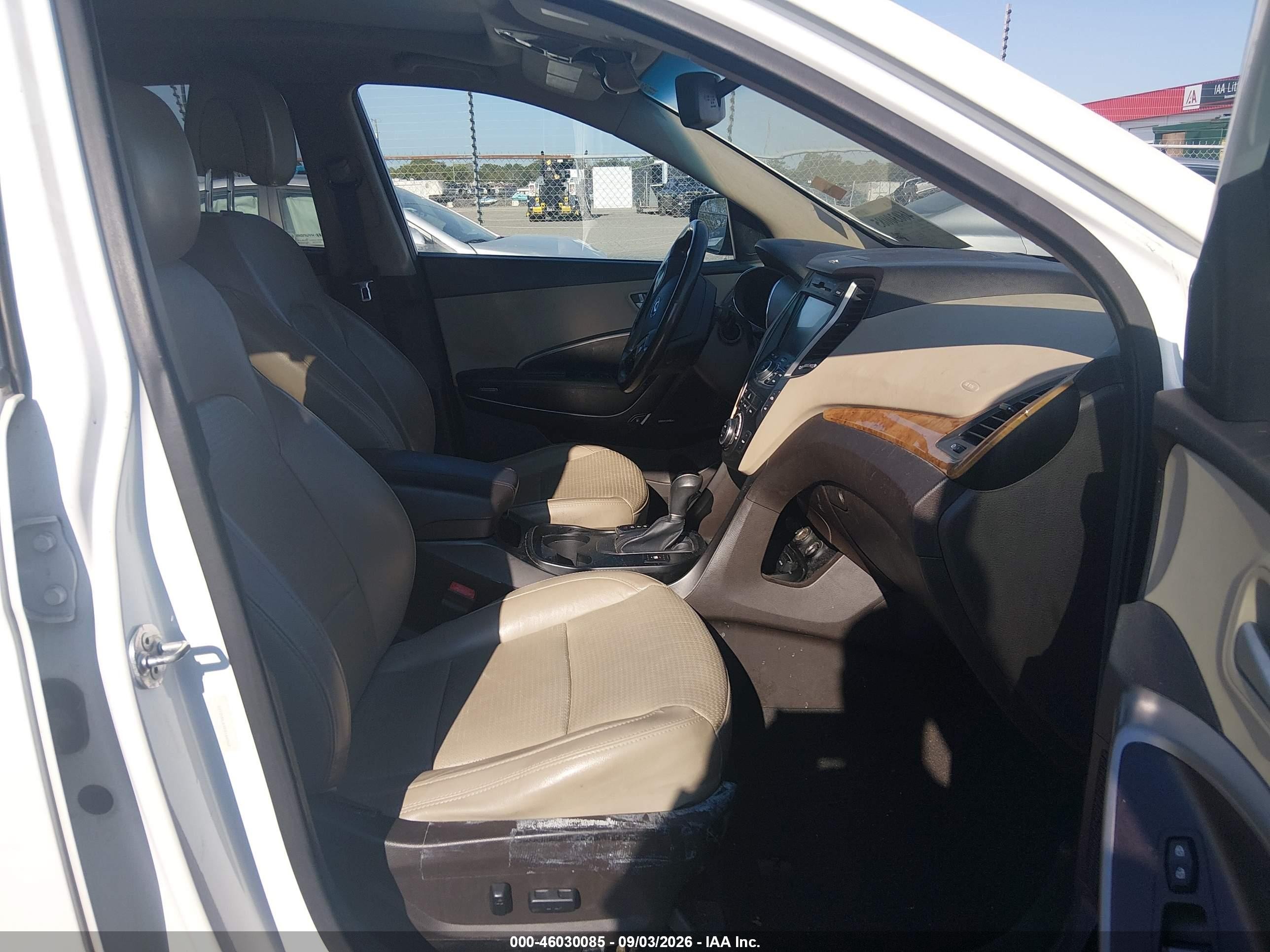 2014 Hyundai Santa Fe Sport 2.4l White vin: 5XYZUDLB4EG166362