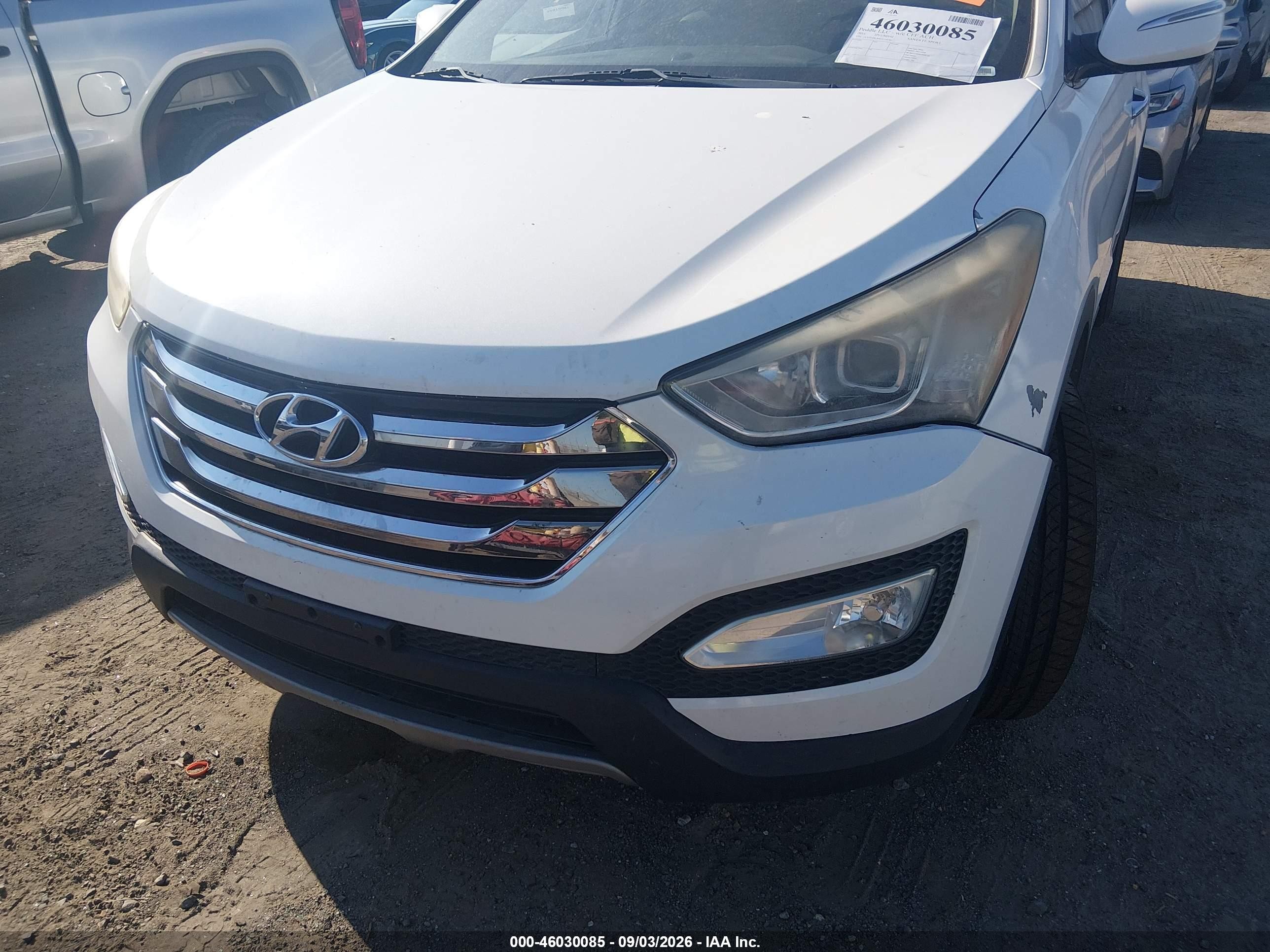 2014 Hyundai Santa Fe Sport 2.4l White vin: 5XYZUDLB4EG166362