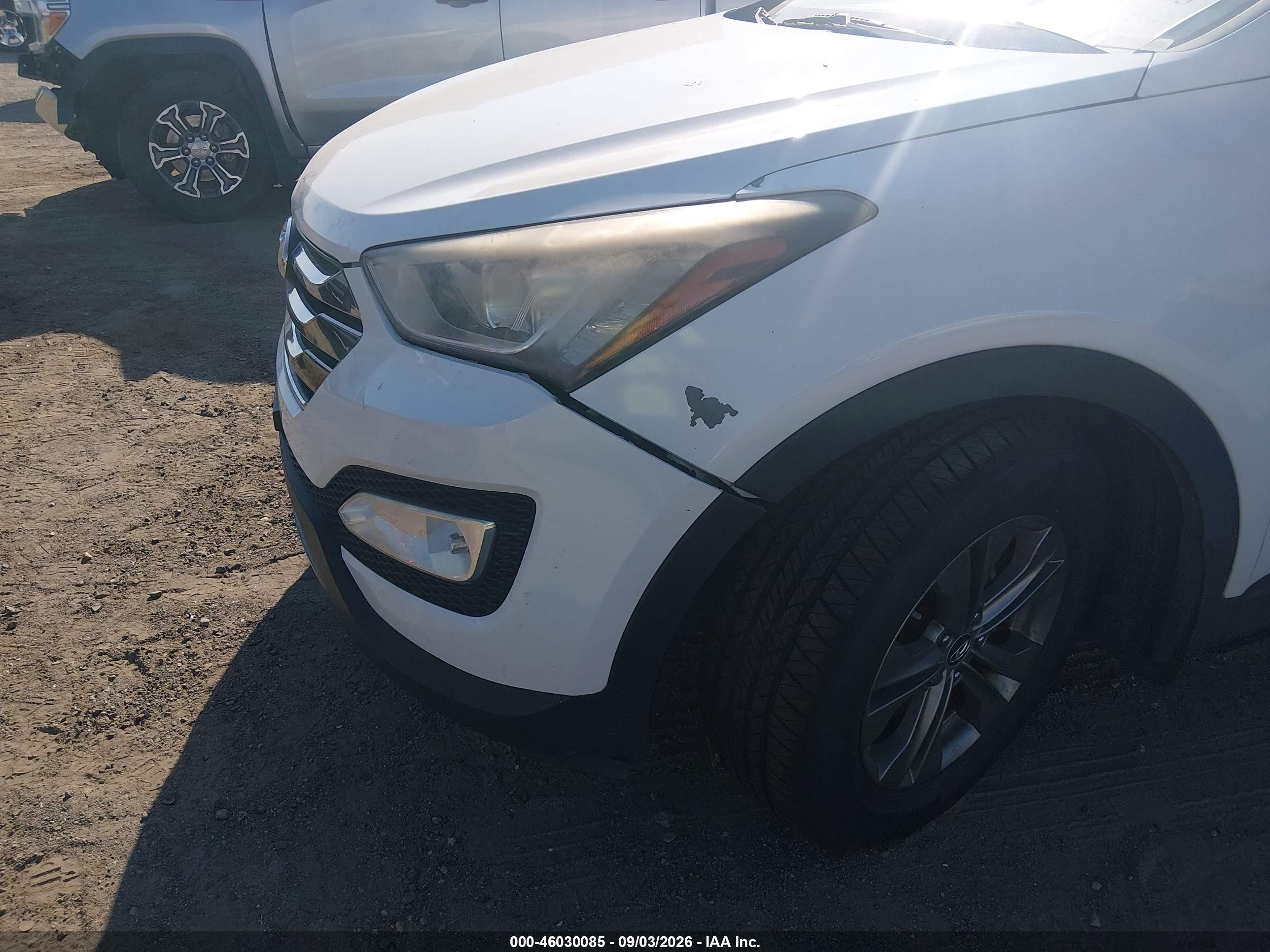 2014 Hyundai Santa Fe Sport 2.4l White vin: 5XYZUDLB4EG166362
