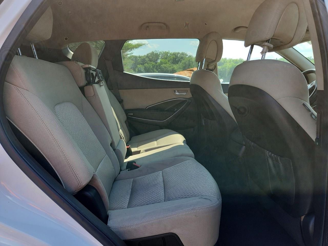 2015 Hyundai Santa Fe Sport 2.4l White vin: 5XYZUDLB4FG236041