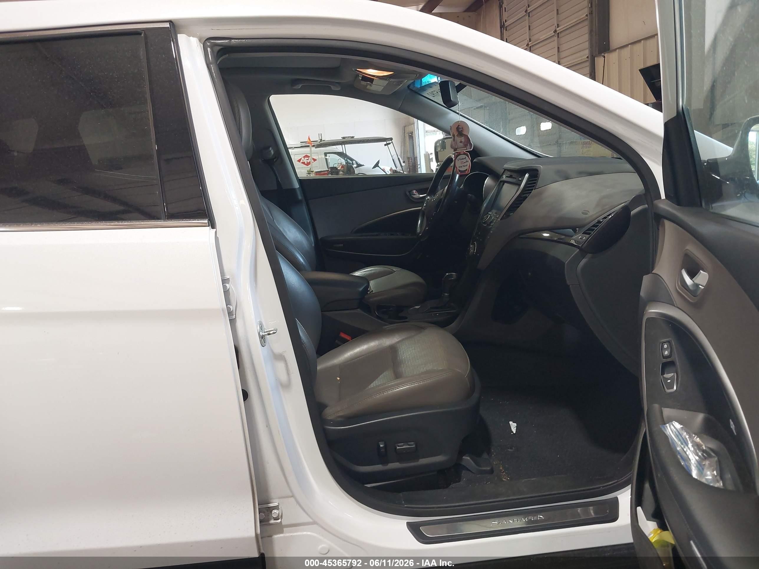 2013 Hyundai Santa Fe Sport White vin: 5XYZUDLB5DG105374