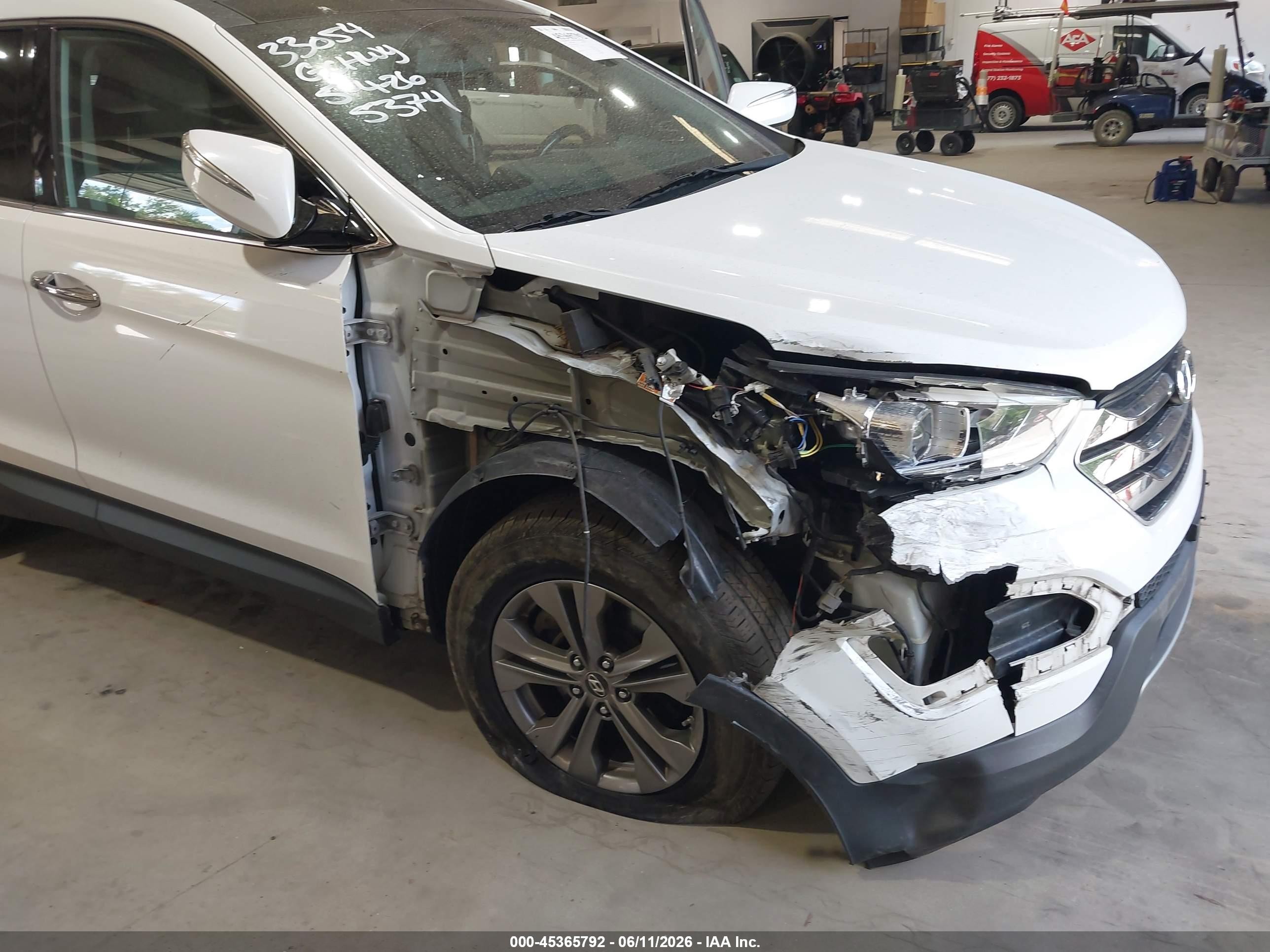 2013 Hyundai Santa Fe Sport White vin: 5XYZUDLB5DG105374