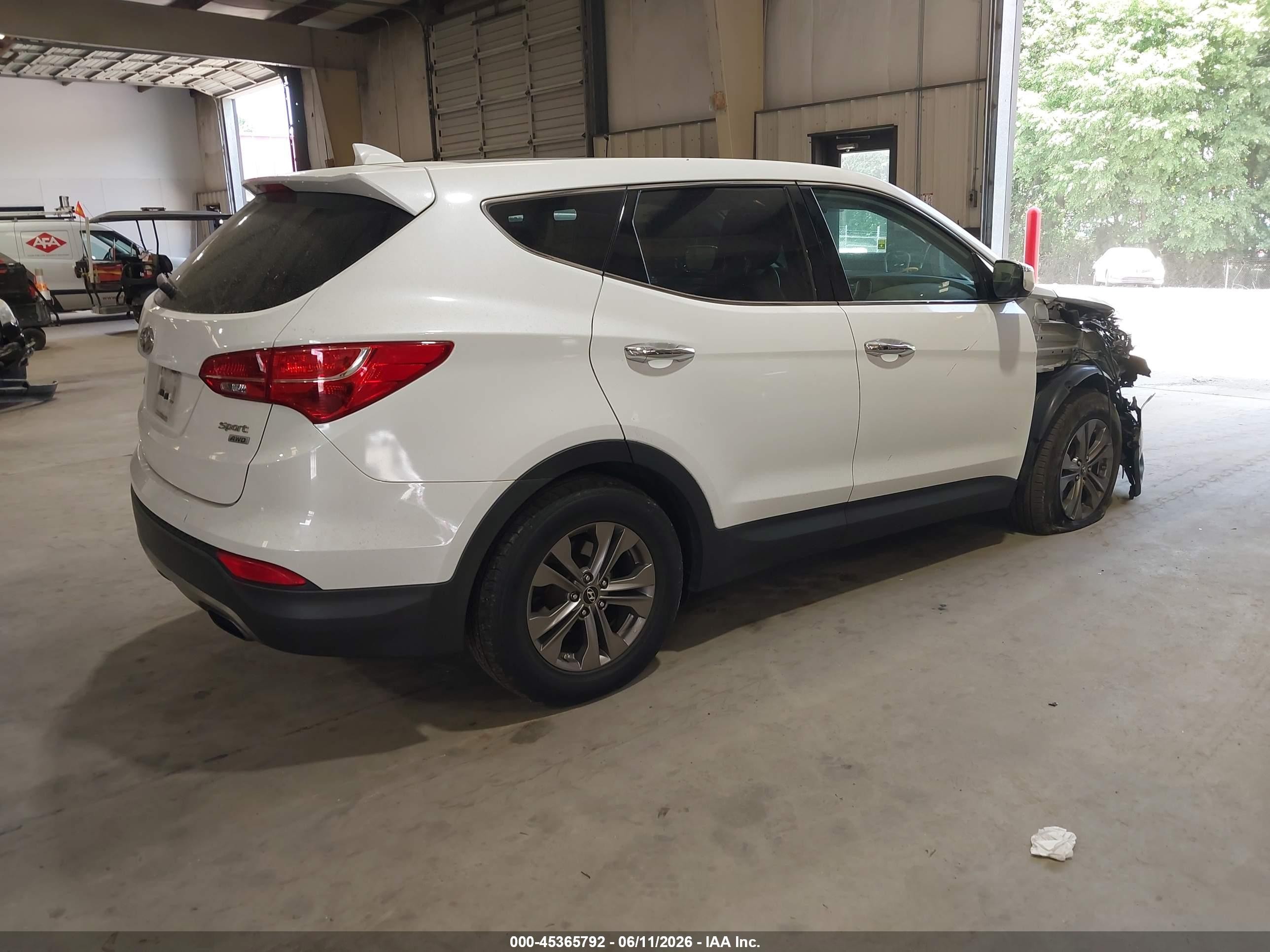 2013 Hyundai Santa Fe Sport White vin: 5XYZUDLB5DG105374