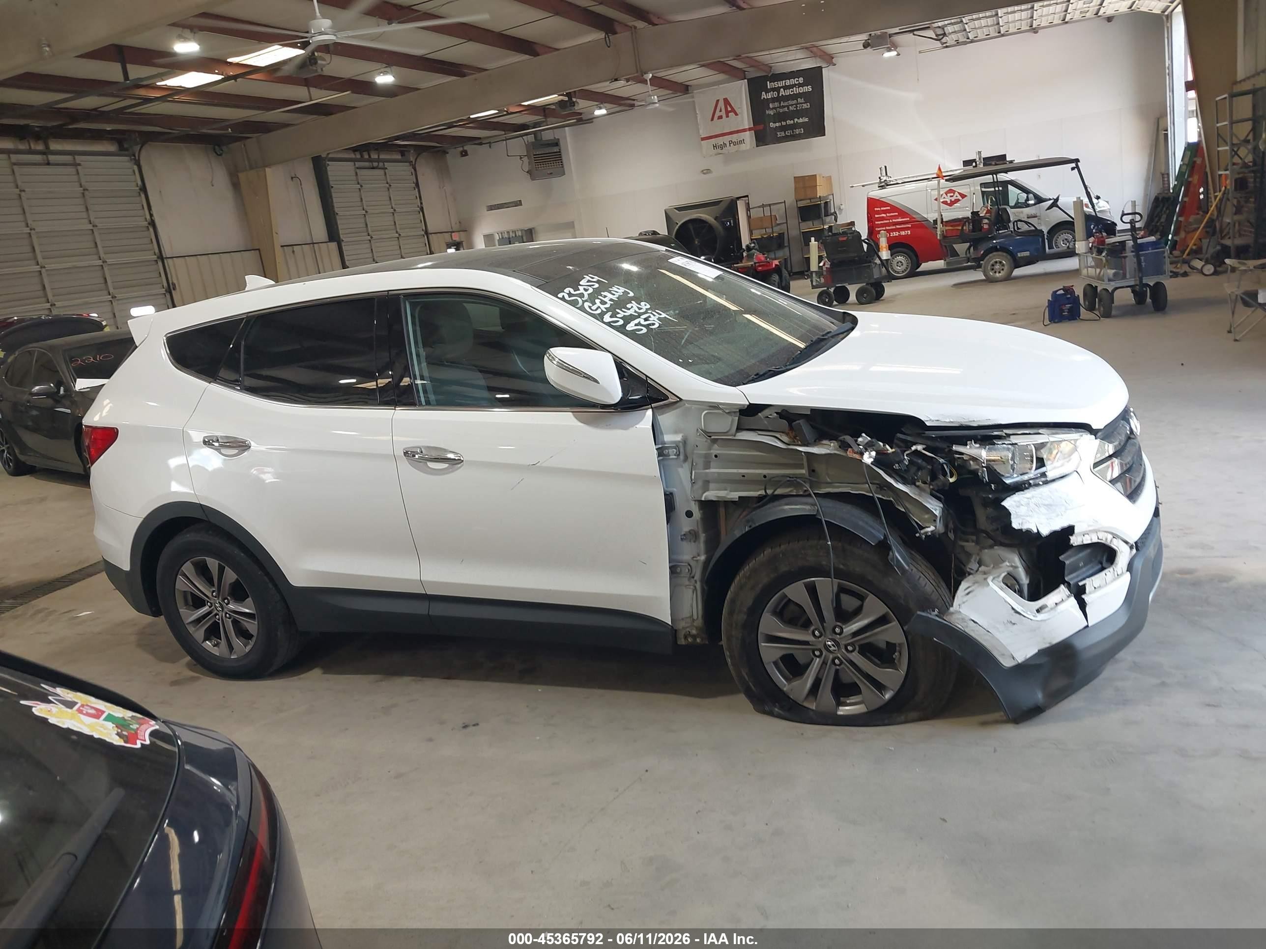2013 Hyundai Santa Fe Sport White vin: 5XYZUDLB5DG105374