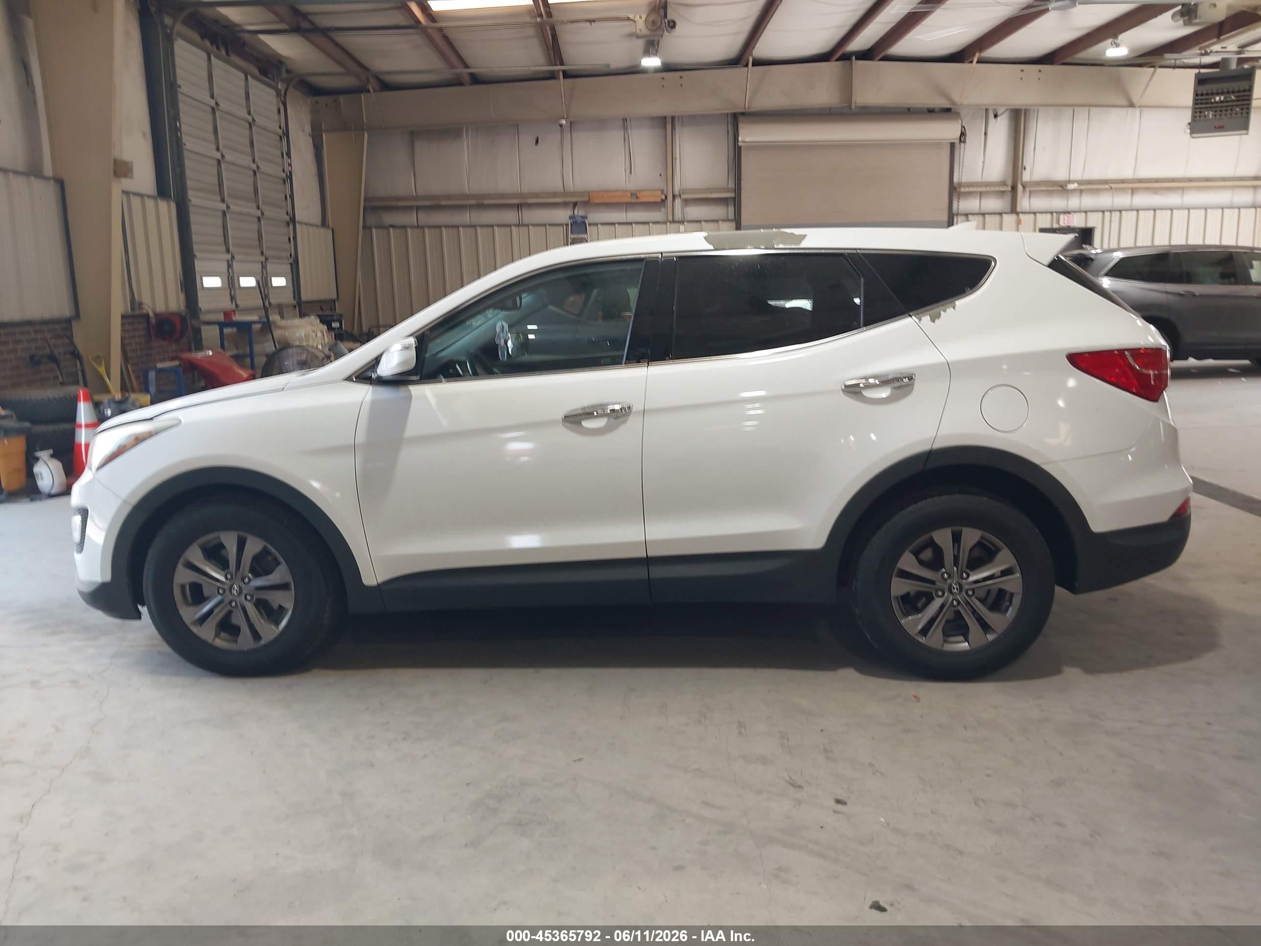2013 Hyundai Santa Fe Sport White vin: 5XYZUDLB5DG105374