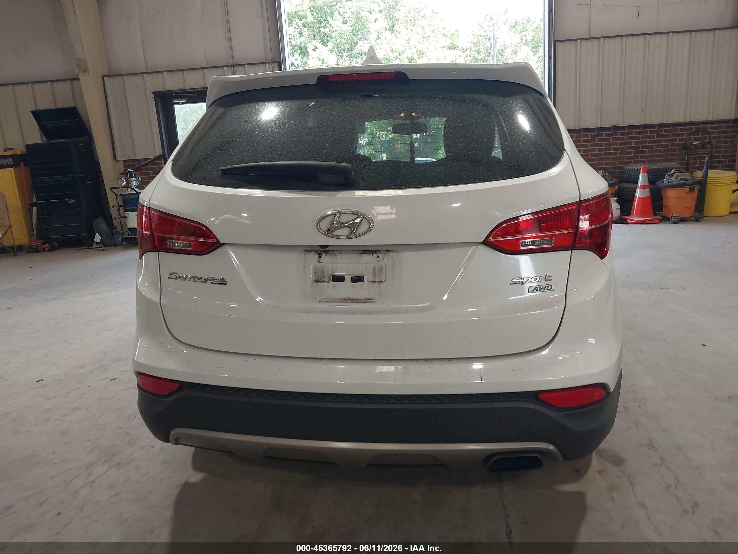 2013 Hyundai Santa Fe Sport White vin: 5XYZUDLB5DG105374