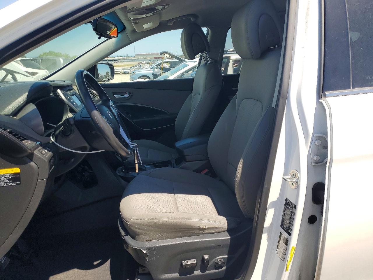 2014 Hyundai Santa Fe Sport 2.4l Белый vin: 5XYZUDLB5EG127652