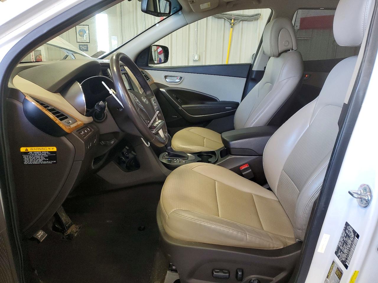 2014 Hyundai Santa Fe Sport White vin: 5XYZUDLB5EG190332