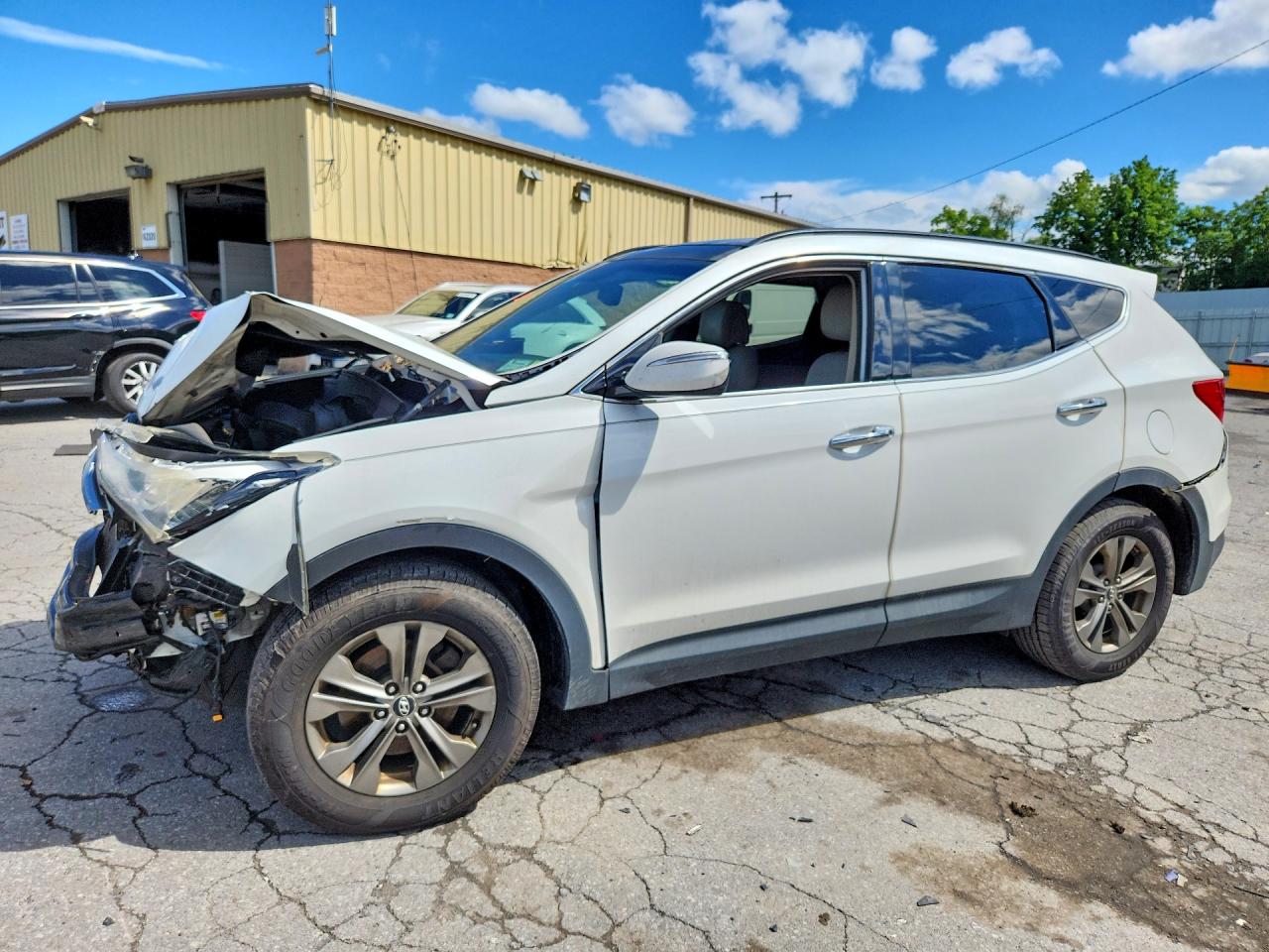 2014 Hyundai Santa Fe Sport 2.4l White vin: 5XYZUDLB5EG228027