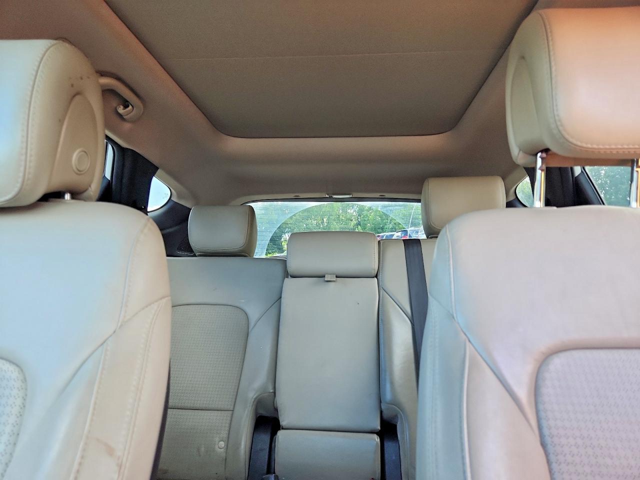2014 Hyundai Santa Fe Sport 2.4l White vin: 5XYZUDLB5EG228027