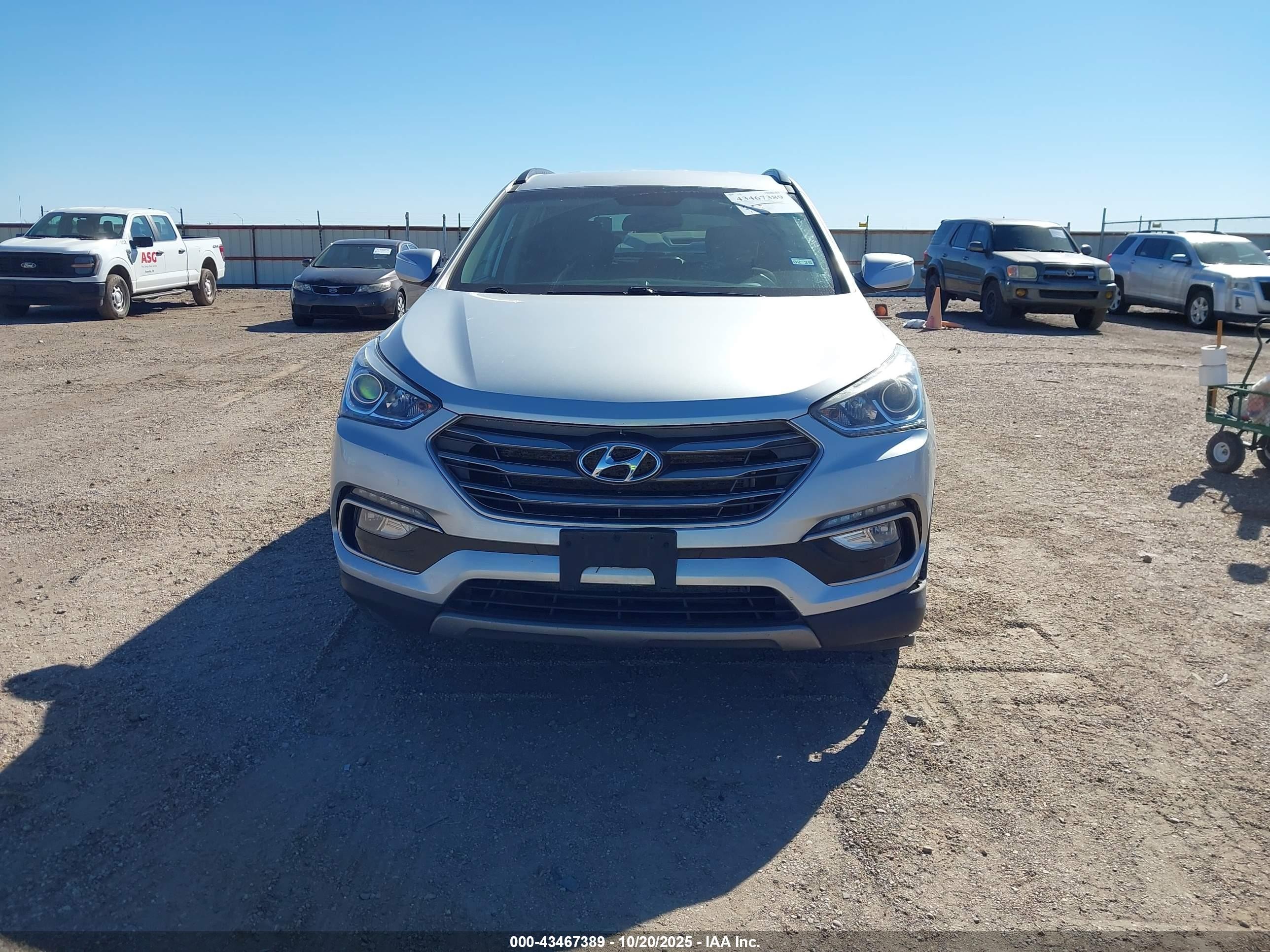 2018 Hyundai Santa Fe Sport 2.4l Серебряный vin: 5XYZUDLB5JG525129