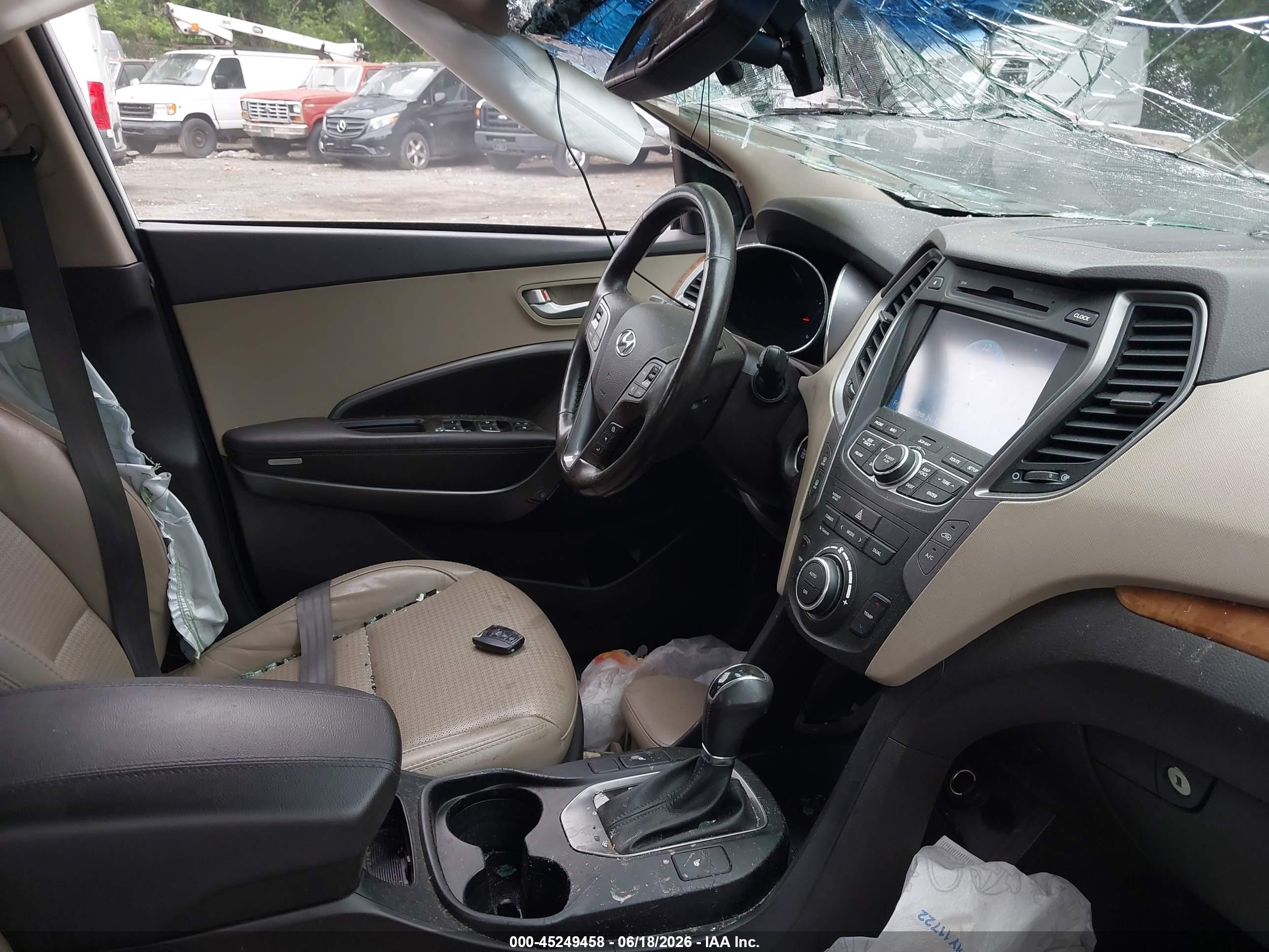 2013 Hyundai Santa Fe Sport White vin: 5XYZUDLB6DG043466