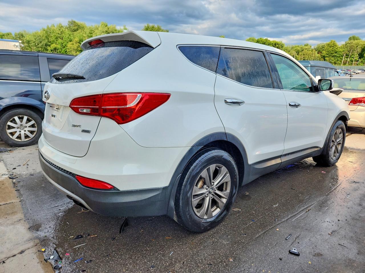 2013 Hyundai Santa Fe Sport 2.4l White vin: 5XYZUDLB6DG045024
