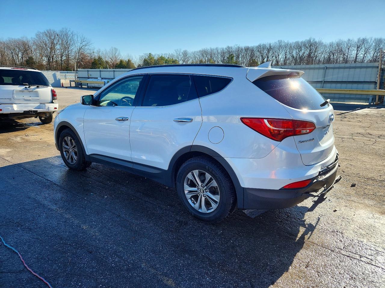 2014 Hyundai Santa Fe Sport White vin: 5XYZUDLB6EG149398