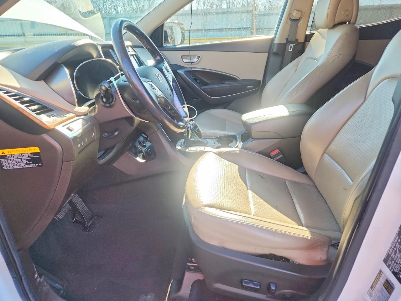 2014 Hyundai Santa Fe Sport White vin: 5XYZUDLB6EG149398
