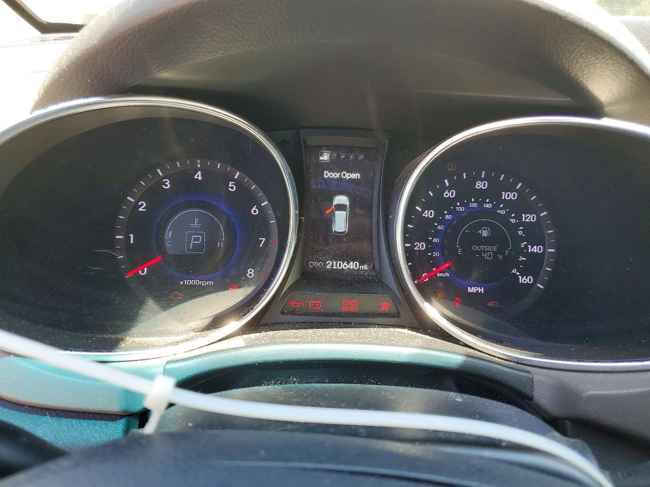 2014 Hyundai Santa Fe Sport 2.4l Silver vin: 5XYZUDLB6EG228148