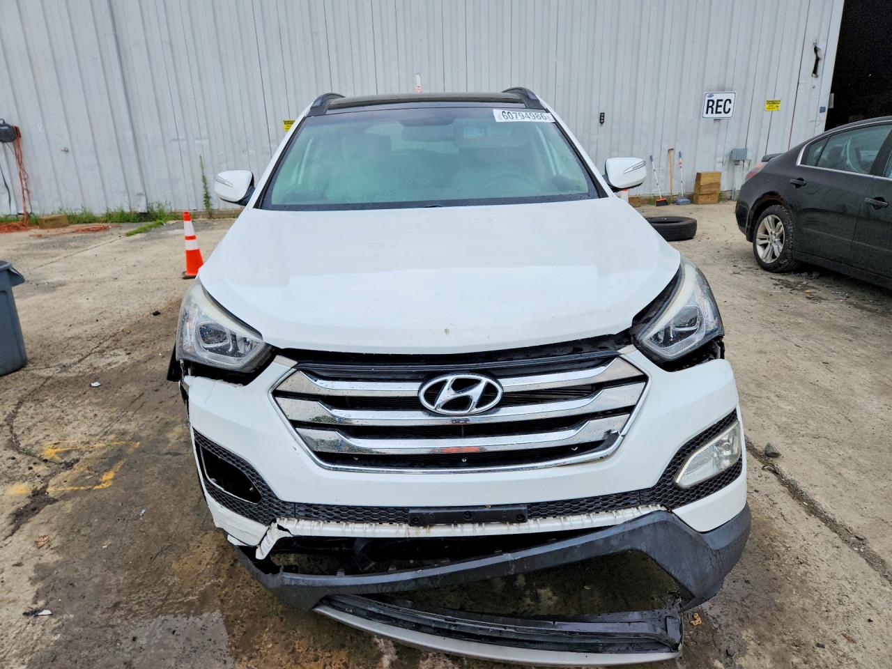 2014 Hyundai Santa Fe Sport 2.4l White vin: 5XYZUDLB6EG231826