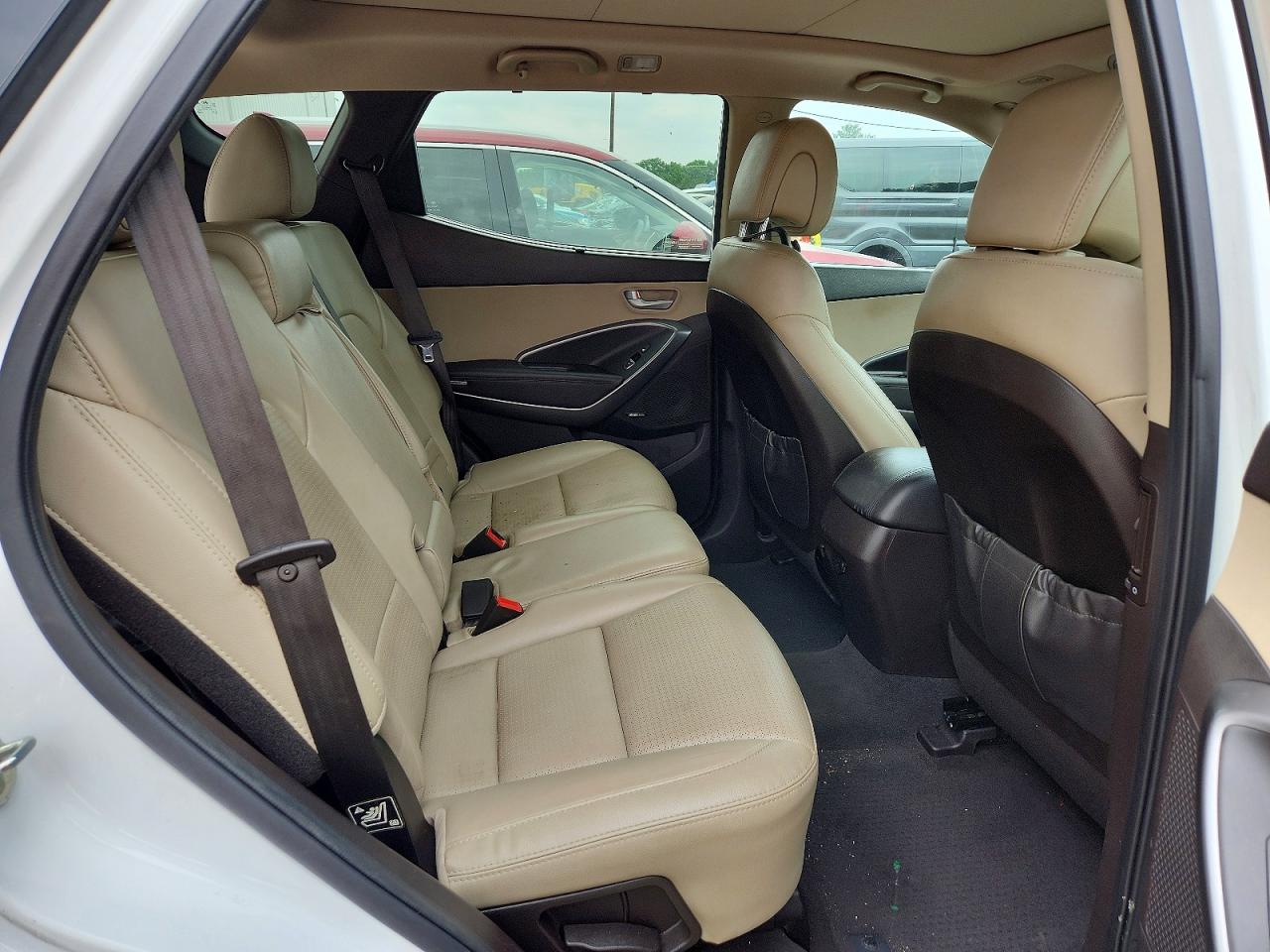 2014 Hyundai Santa Fe Sport 2.4l White vin: 5XYZUDLB6EG231826