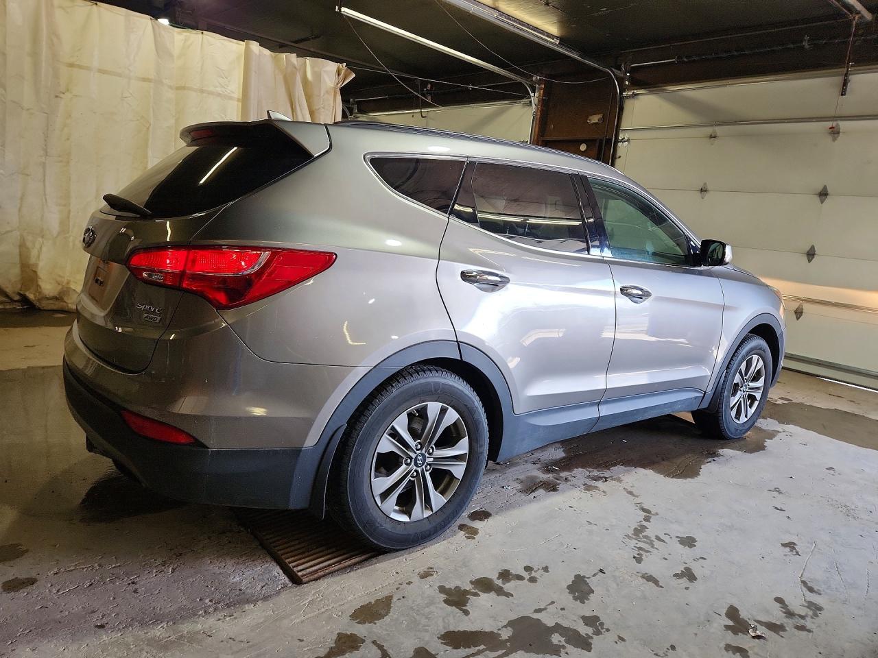 2015 Hyundai Santa Fe Sport 2.4l Серый vin: 5XYZUDLB6FG284723