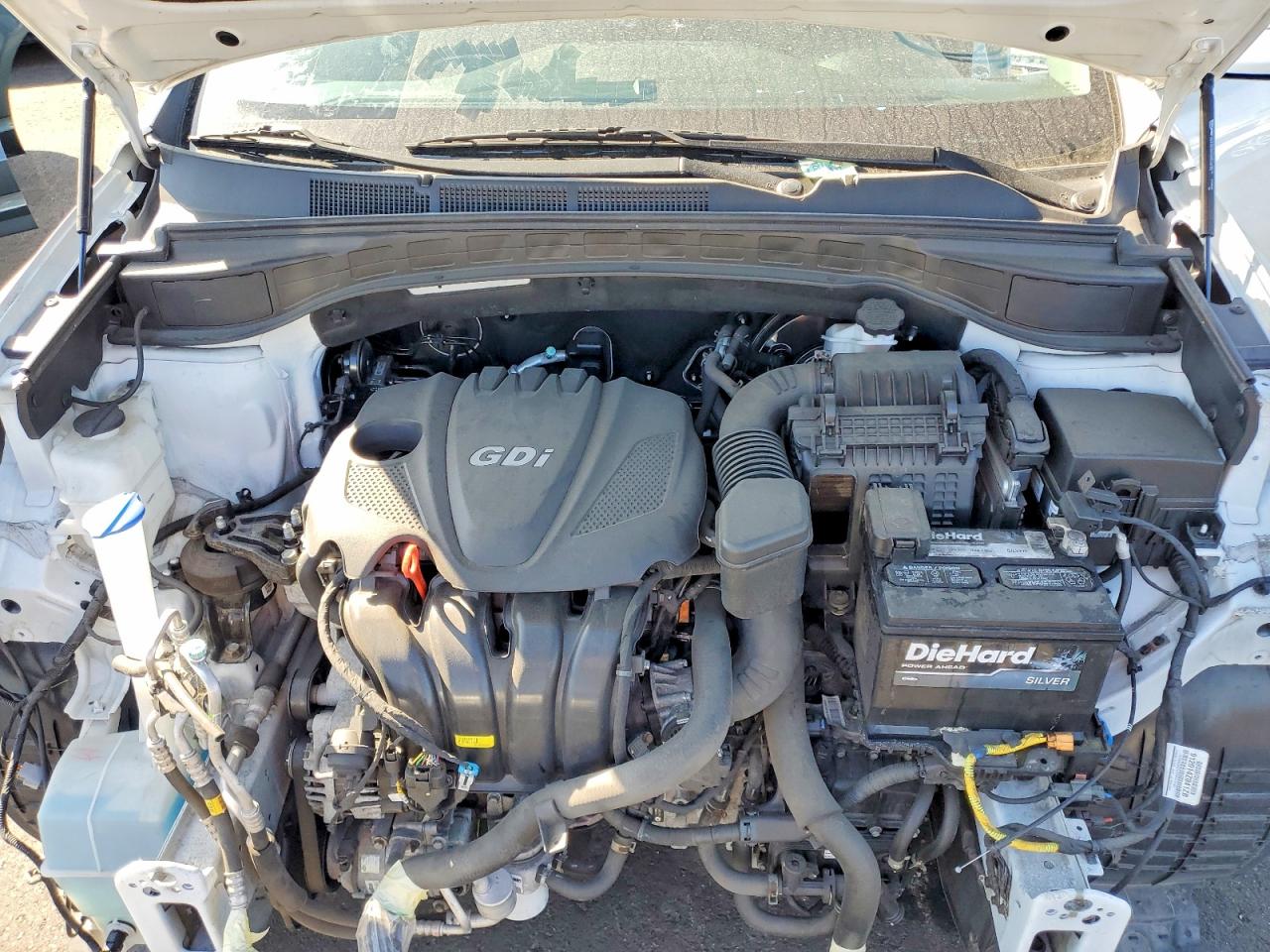 2015 Hyundai Santa Fe Sport 2.4l Белый vin: 5XYZUDLB6FG290859