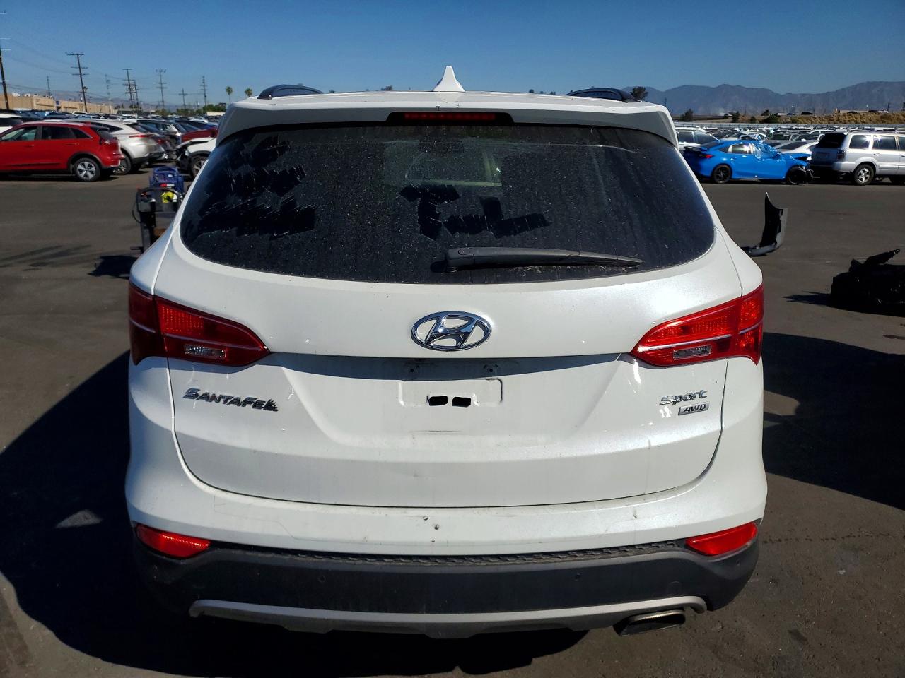 2015 Hyundai Santa Fe Sport 2.4l Белый vin: 5XYZUDLB6FG290859