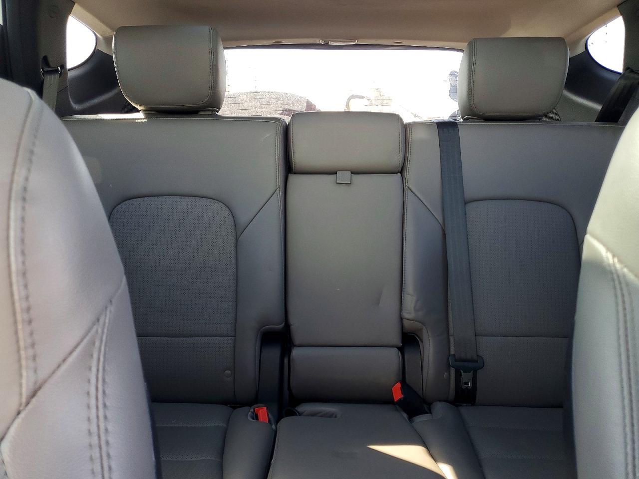 2015 Hyundai Santa Fe Sport 2.4l Белый vin: 5XYZUDLB6FG290859