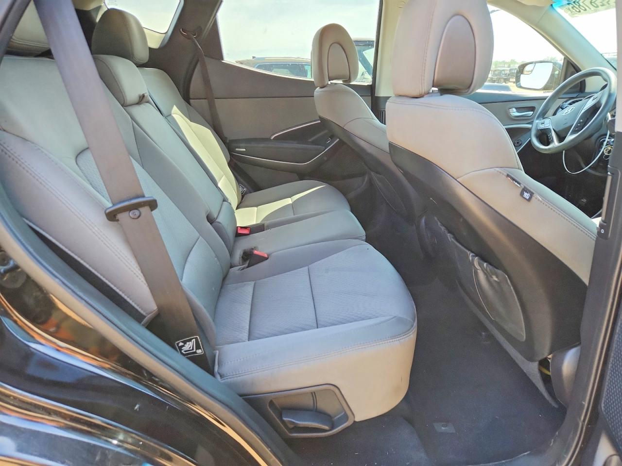 2017 Hyundai Santa Fe Sport 2.4l Черный vin: 5XYZUDLB6HG398191