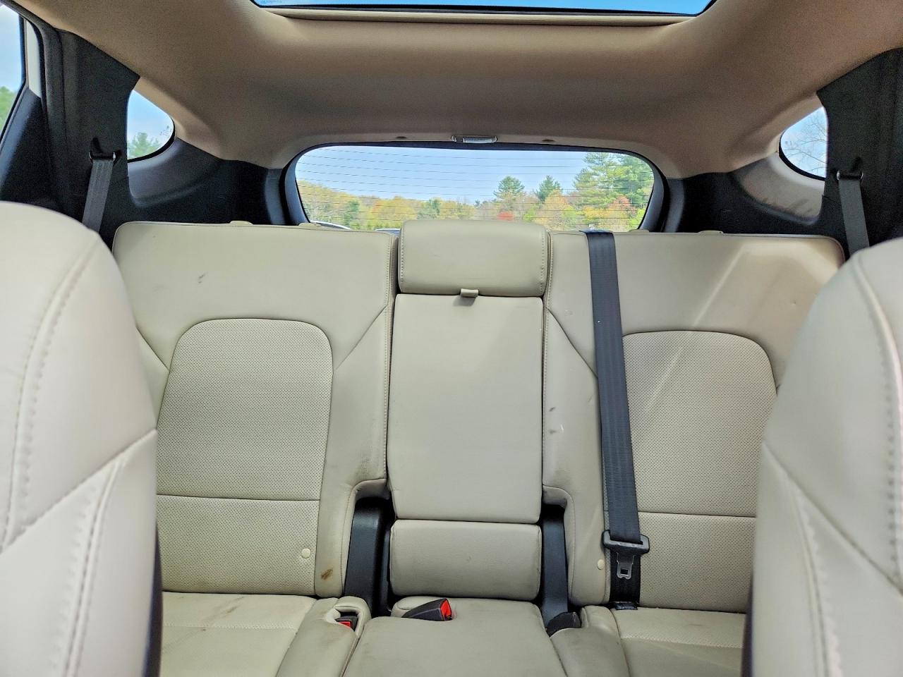 2017 Hyundai Santa Fe Sport 2.4l White vin: 5XYZUDLB6HG411456