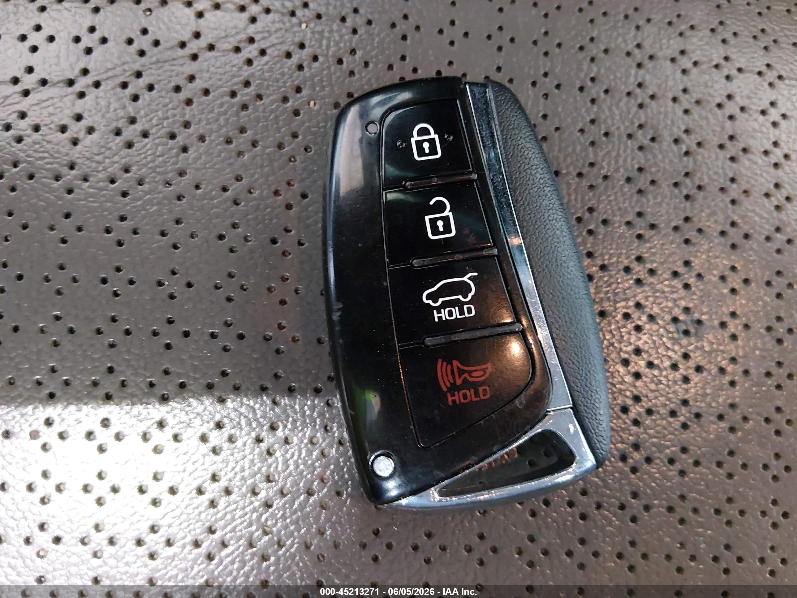 2013 Hyundai Santa Fe Sport Silver vin: 5XYZUDLB7DG028247