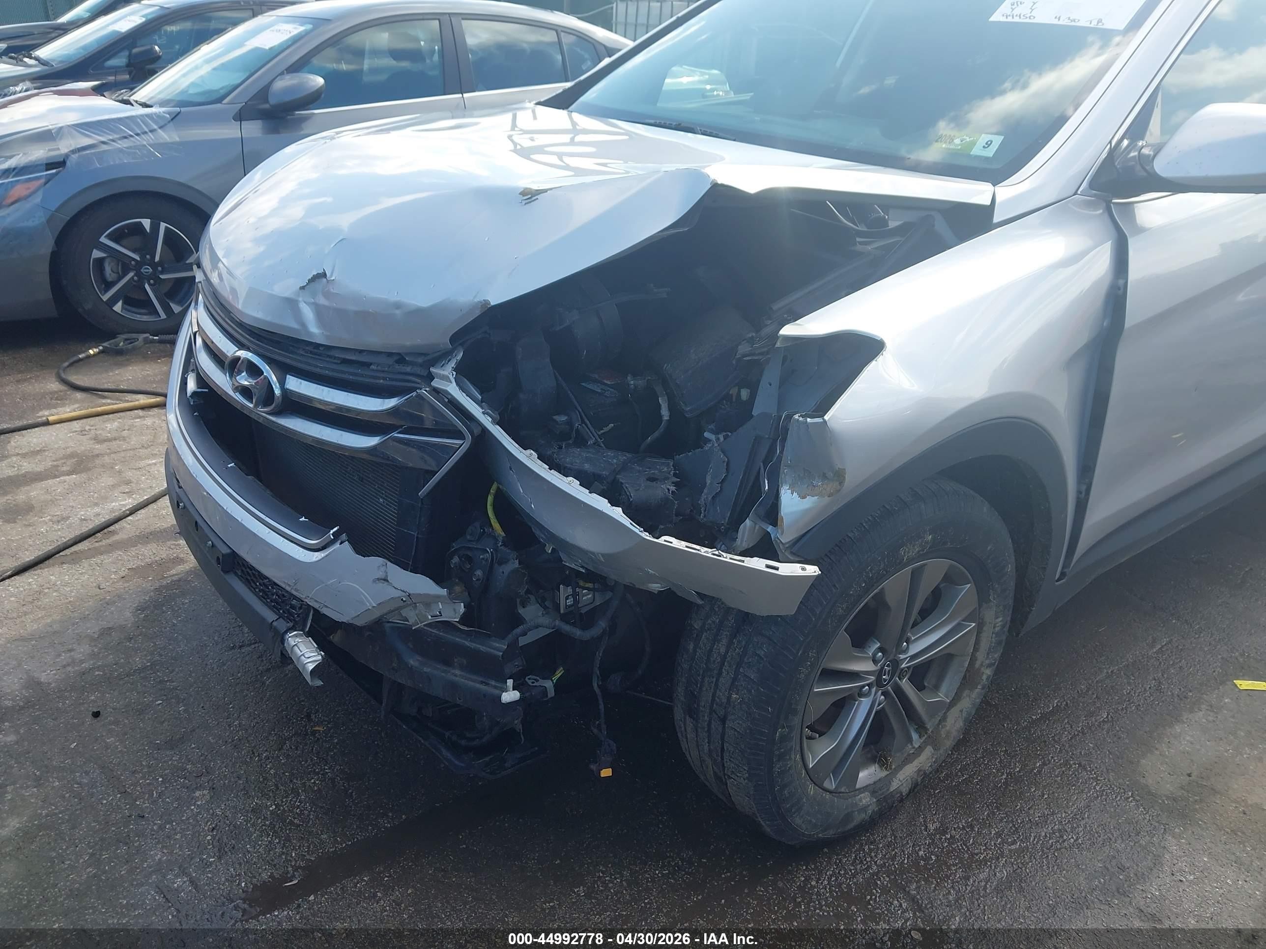 2015 Hyundai Santa Fe Sport 2.4l Silver vin: 5XYZUDLB7FG275903