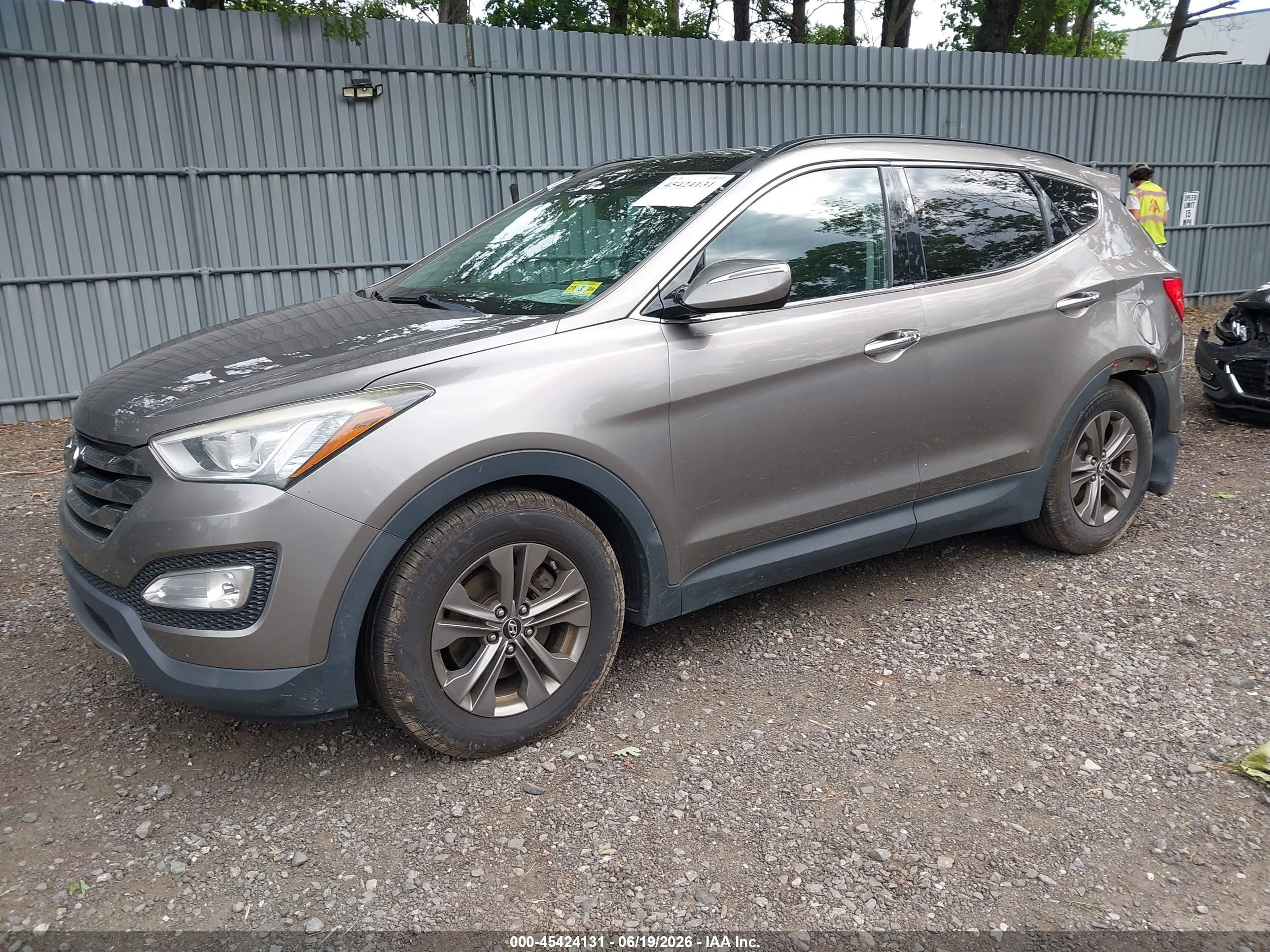 2014 Hyundai Santa Fe Sport 2.4l Silver vin: 5XYZUDLB8EG220200