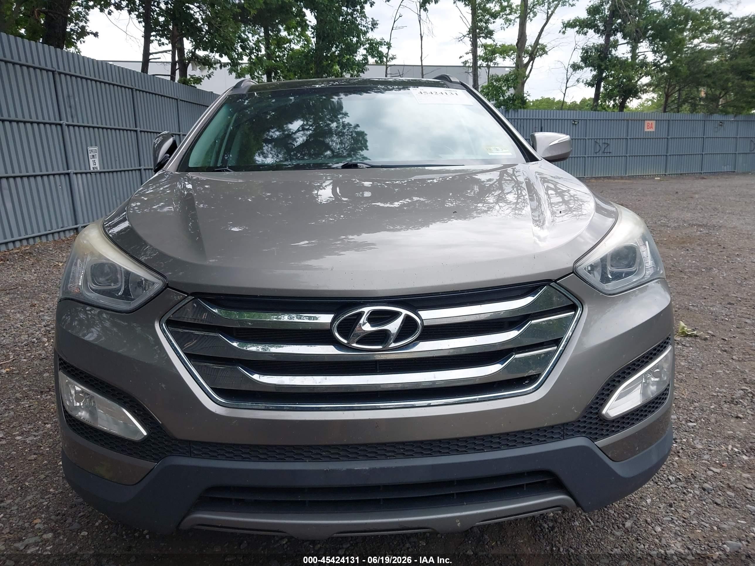 2014 Hyundai Santa Fe Sport 2.4l Silver vin: 5XYZUDLB8EG220200
