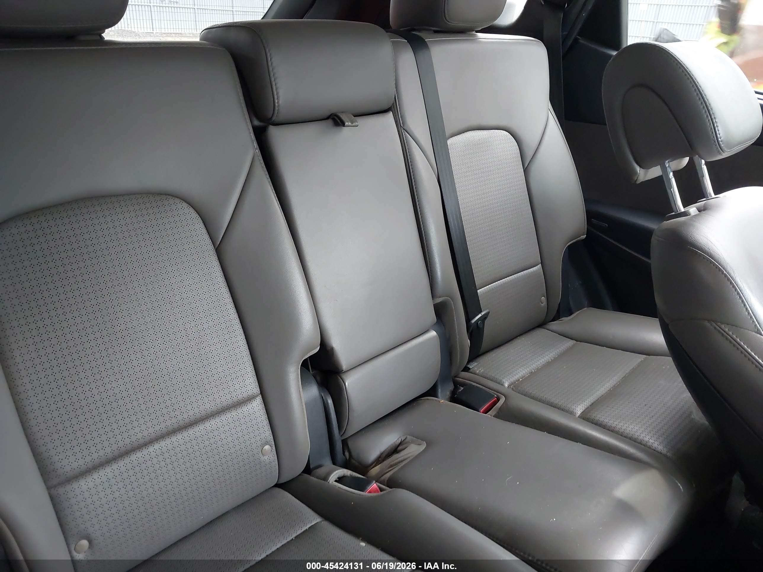 2014 Hyundai Santa Fe Sport 2.4l Silver vin: 5XYZUDLB8EG220200